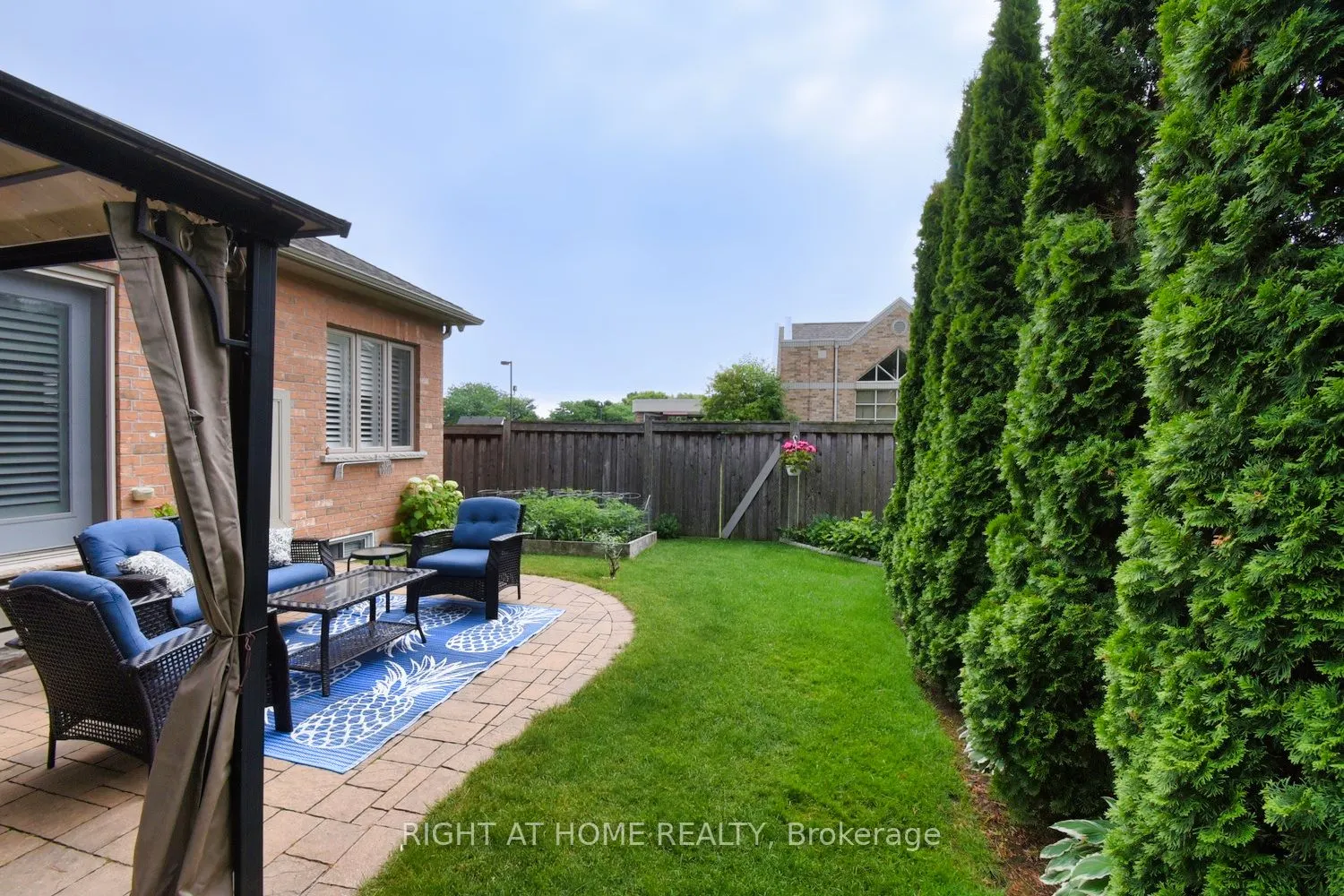 288 Main Street E, #4