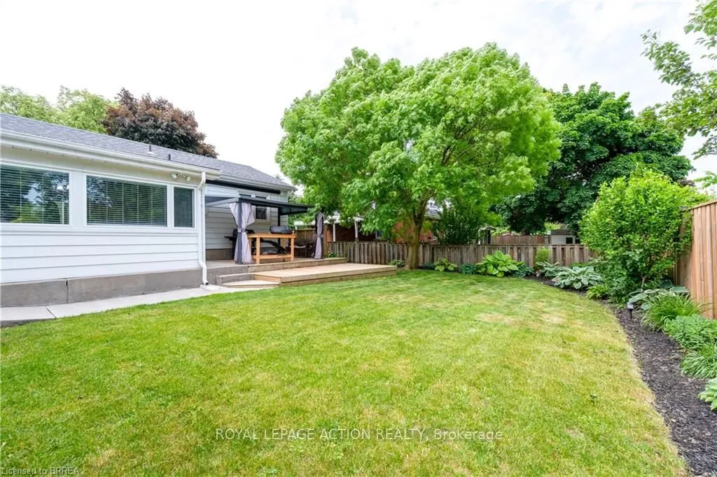 36 Grove Crescent
