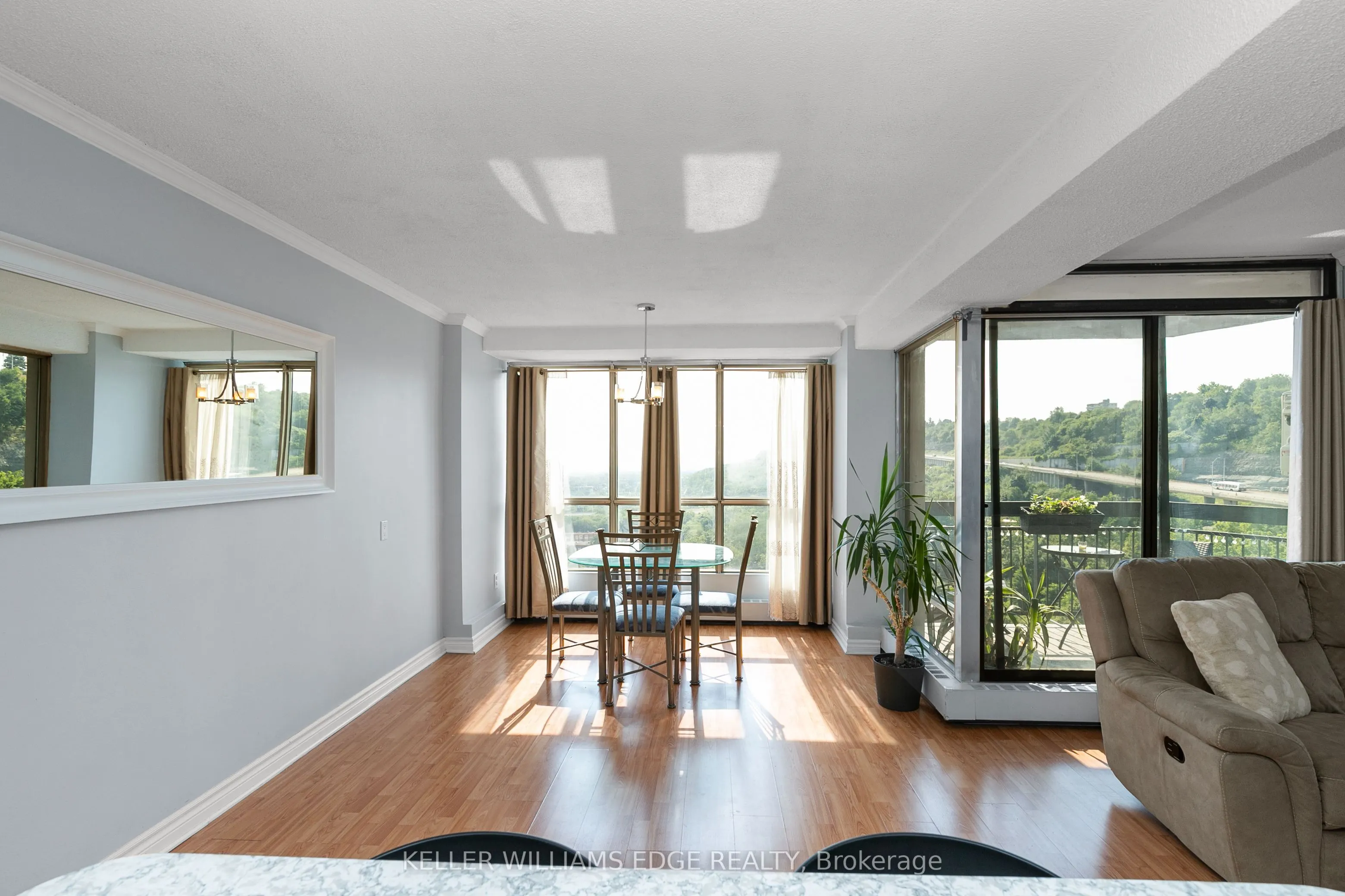 150 Charlton Avenue E, #2206
