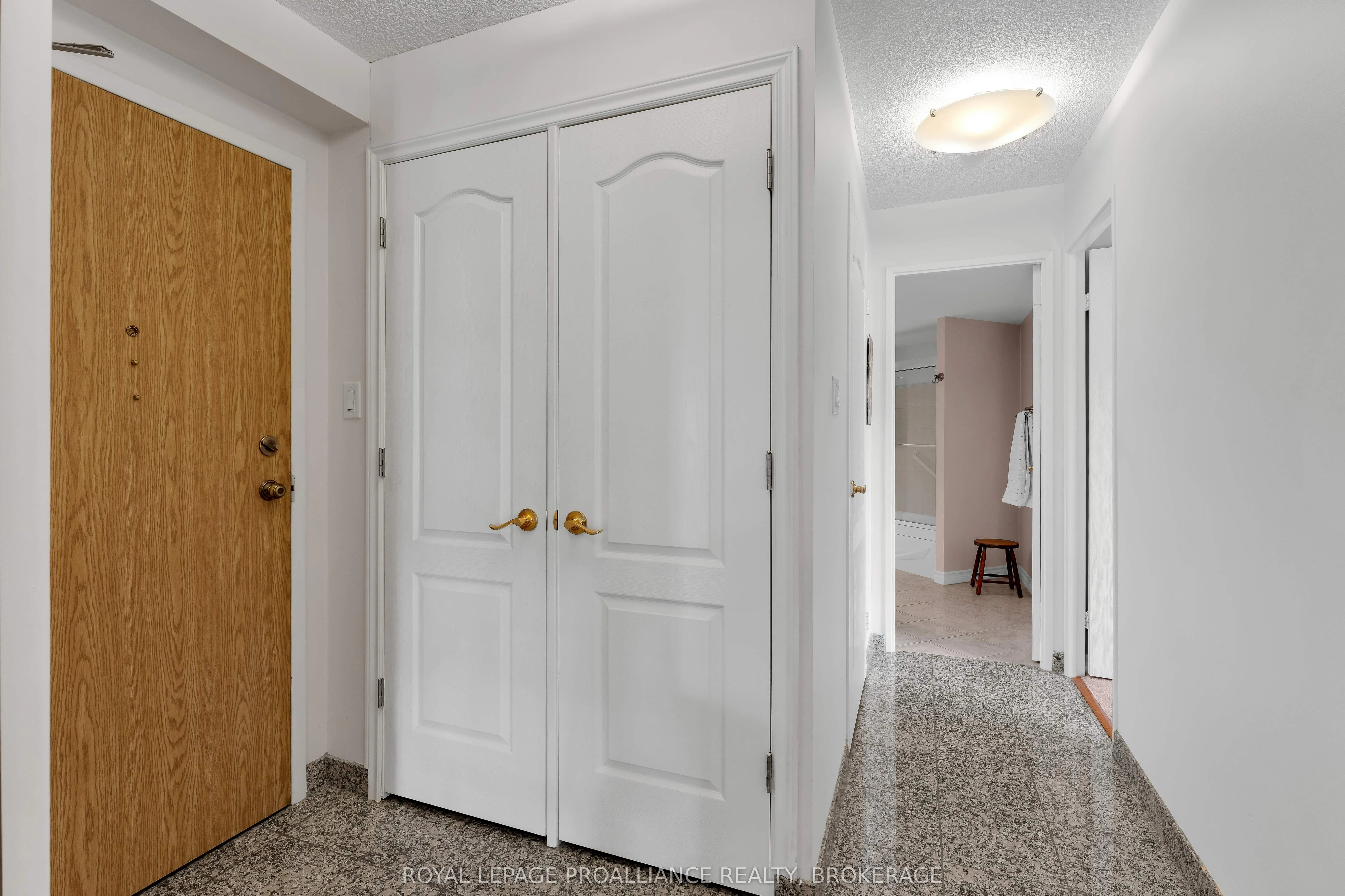 185 Ontario Street, #403