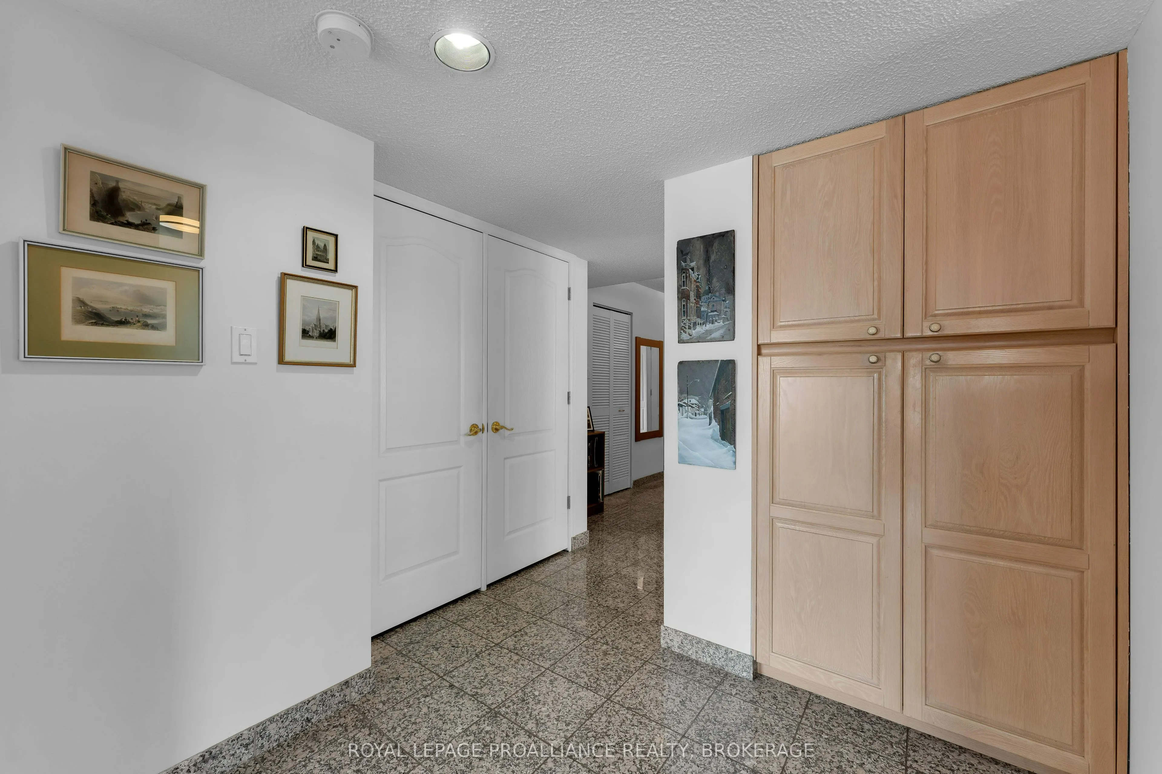185 Ontario Street, #403