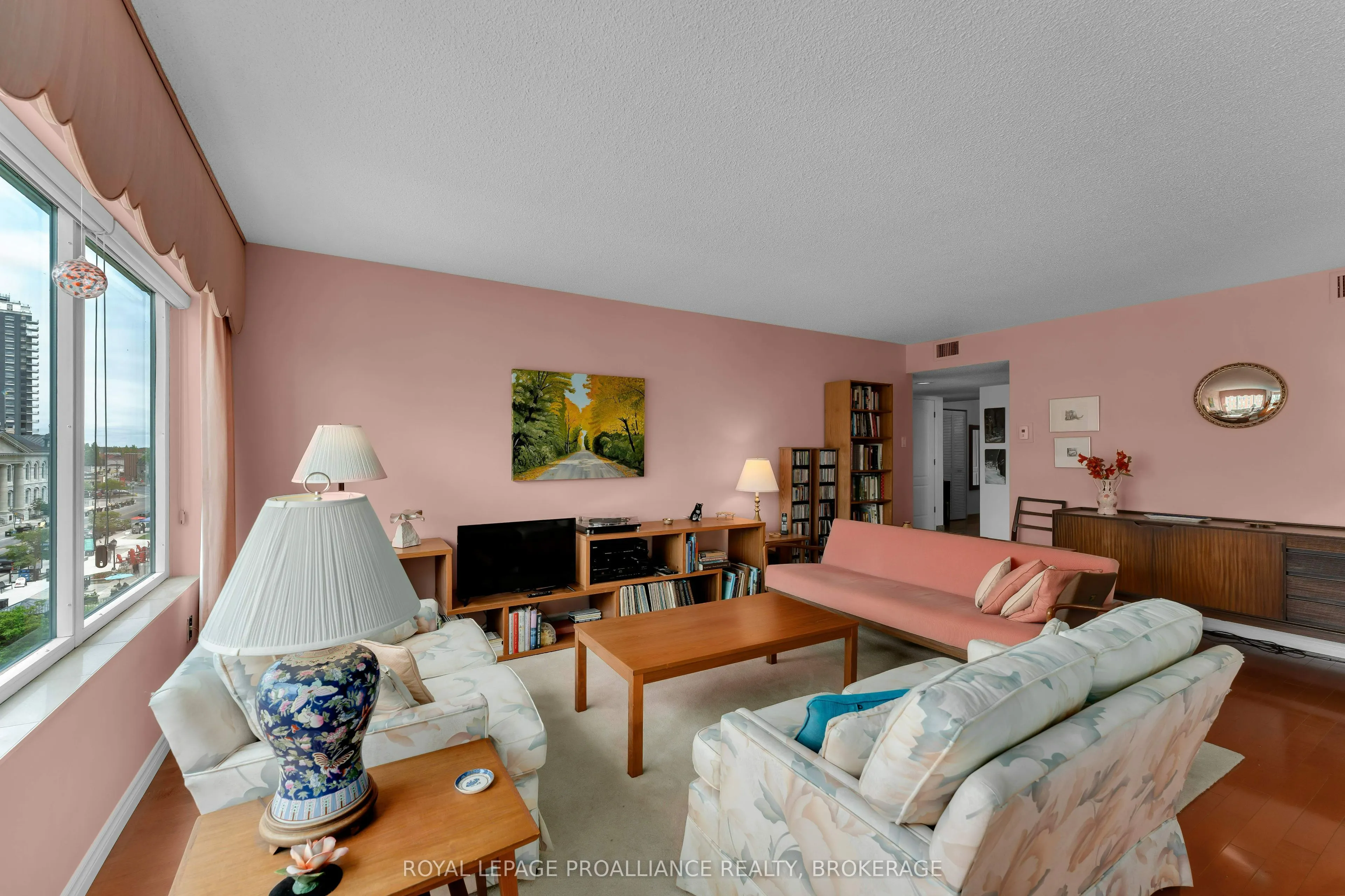 185 Ontario Street, #403