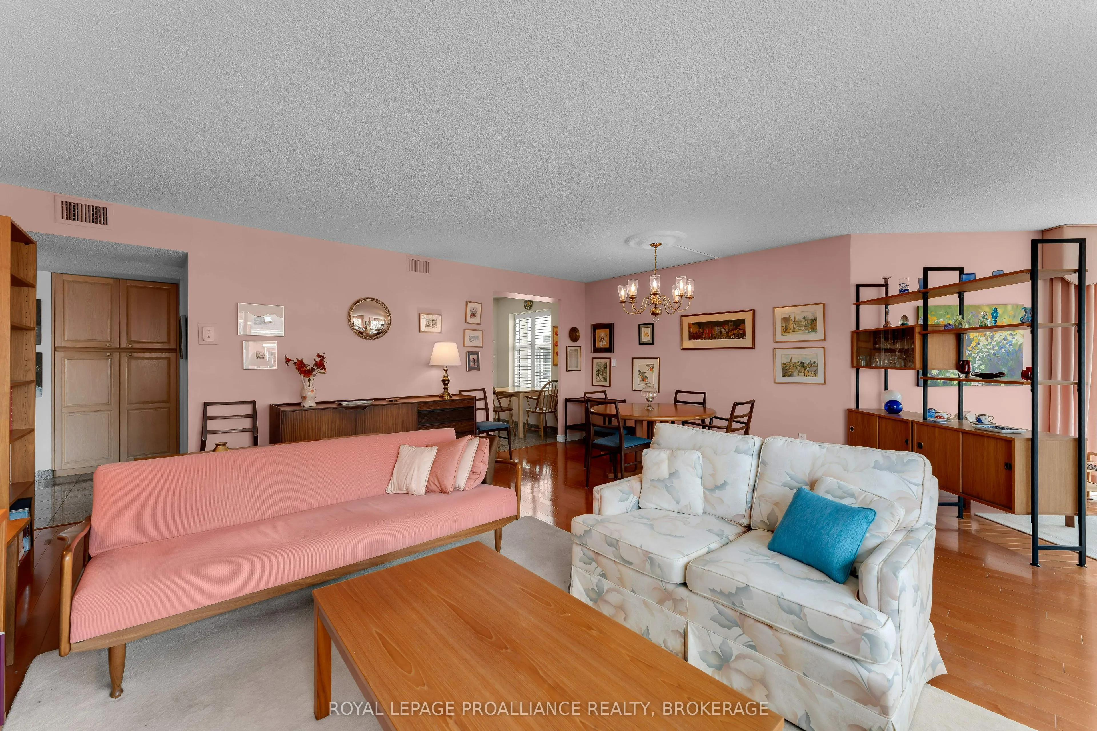 185 Ontario Street, #403