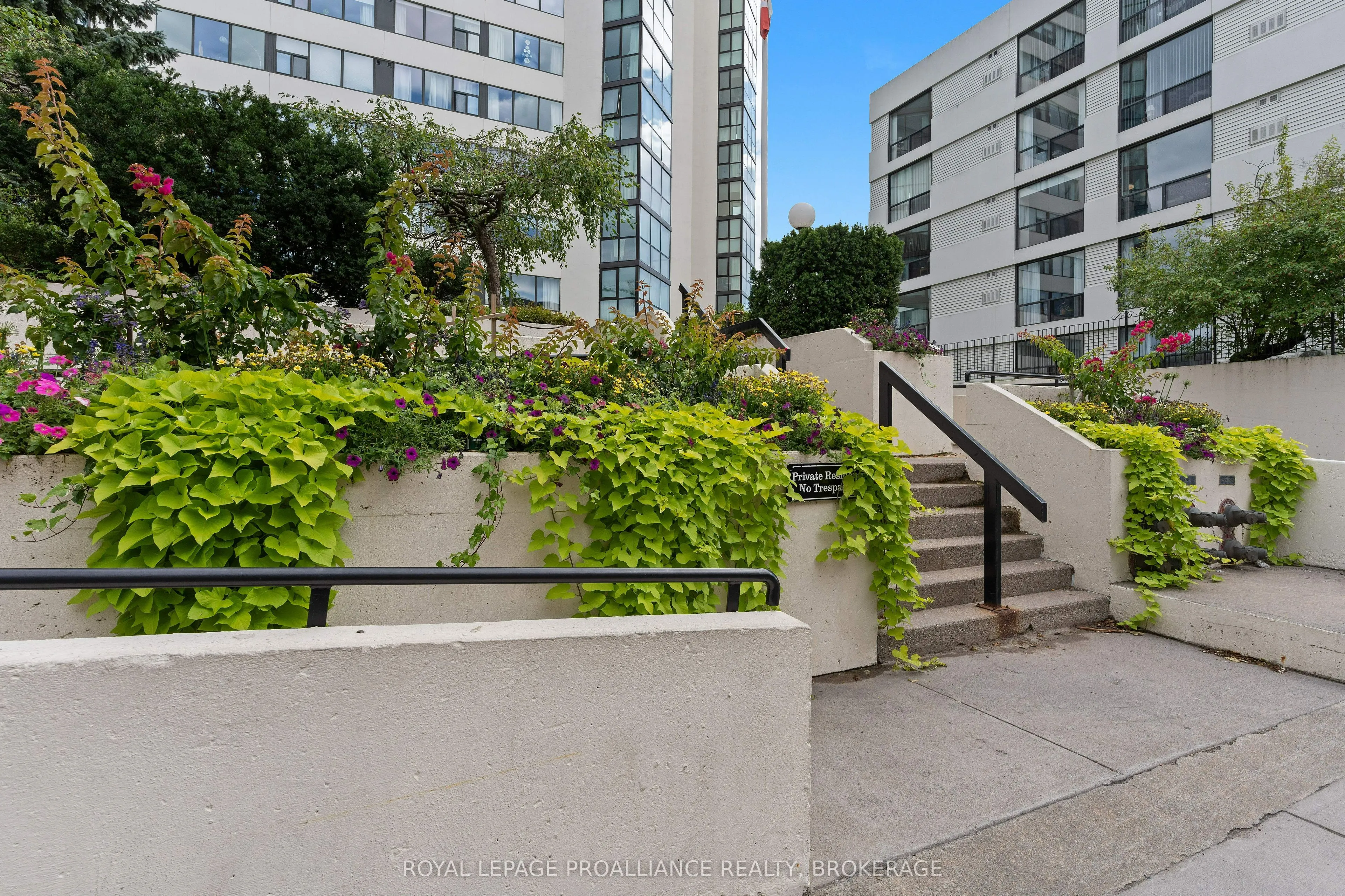 185 Ontario Street, #403