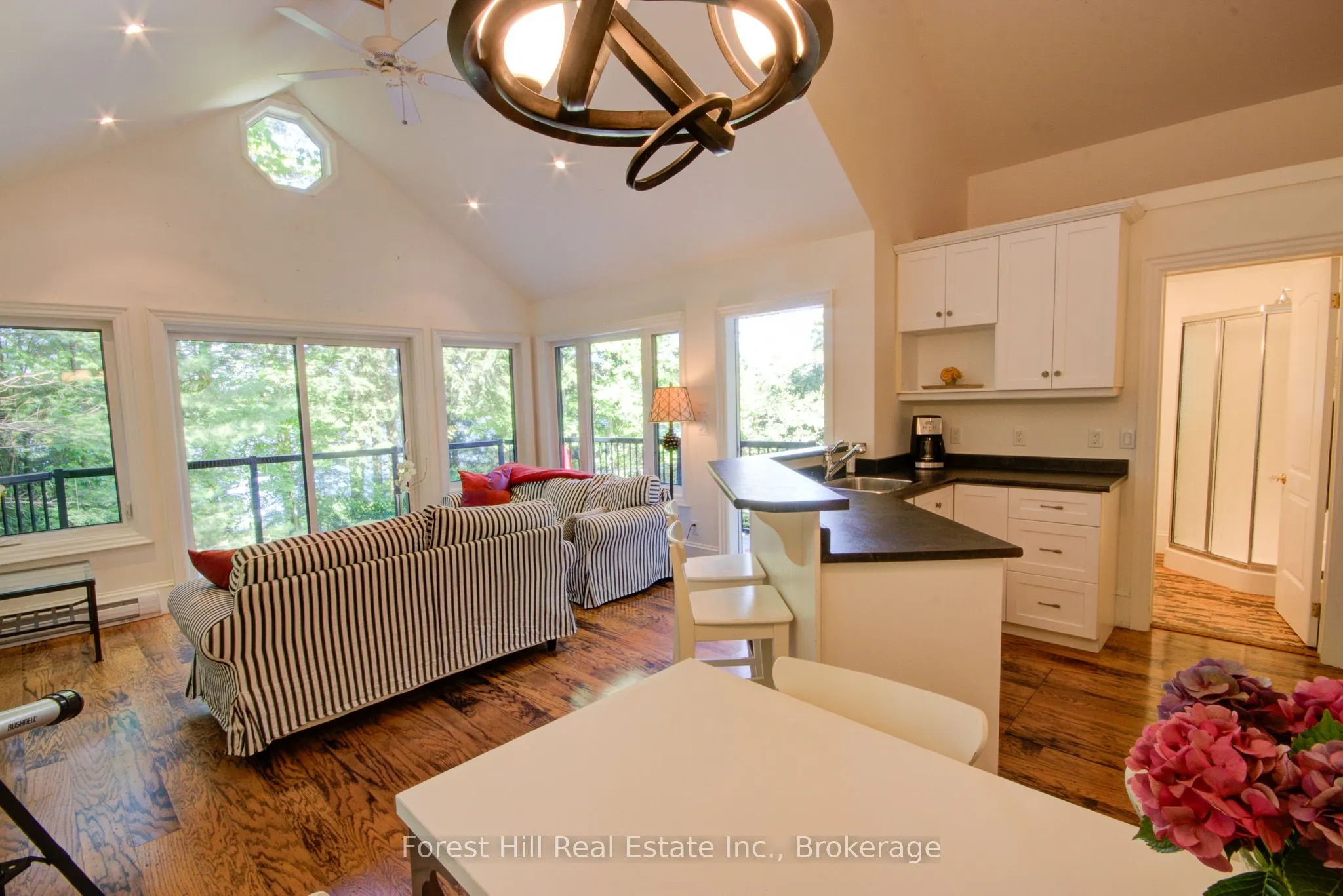 21 Lakeview Crescent