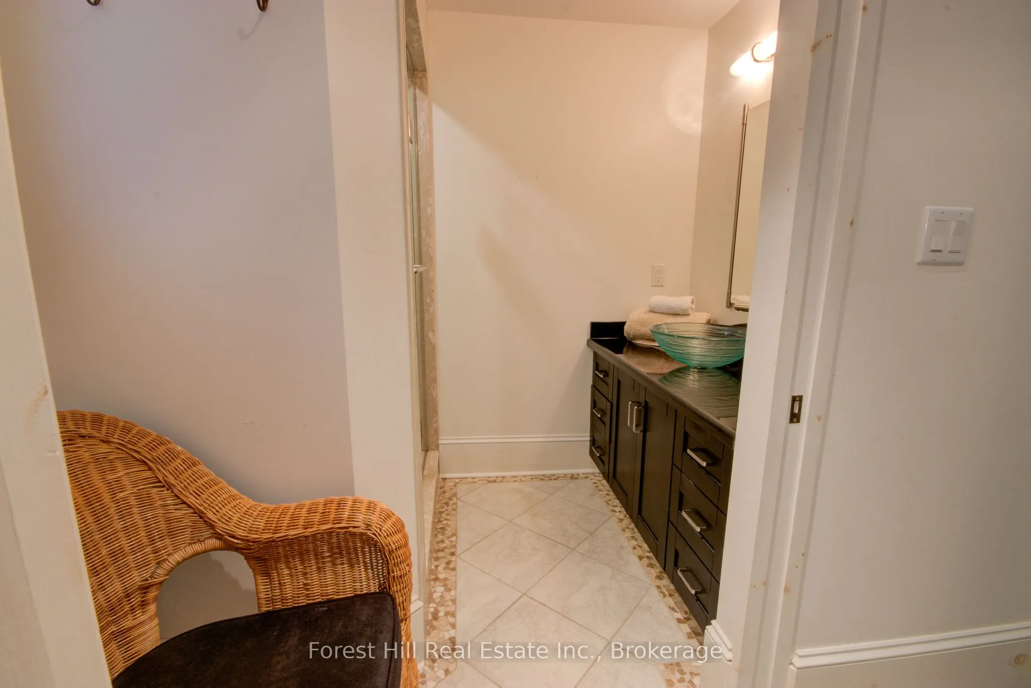 21 Lakeview Crescent