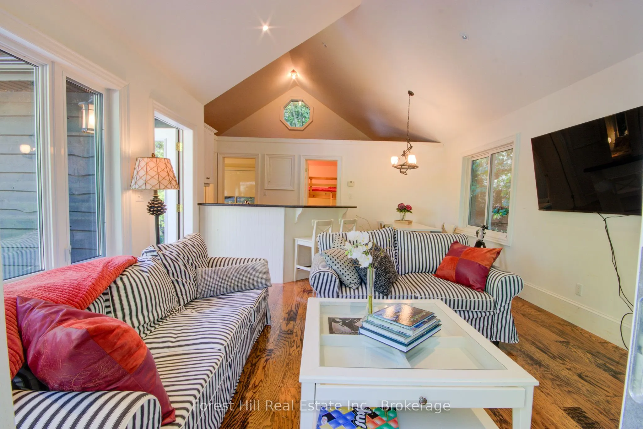 21 Lakeview Crescent