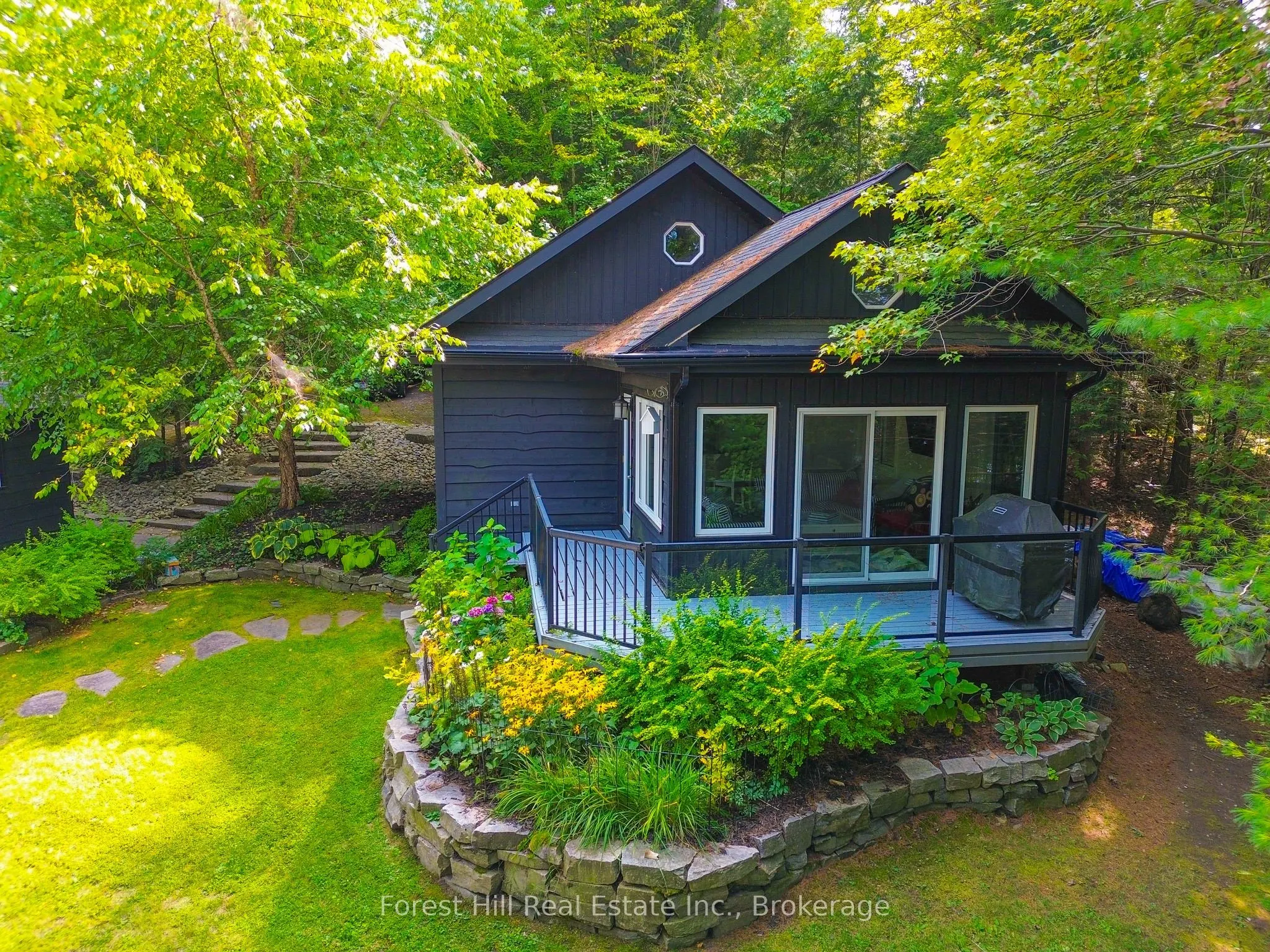 21 Lakeview Crescent