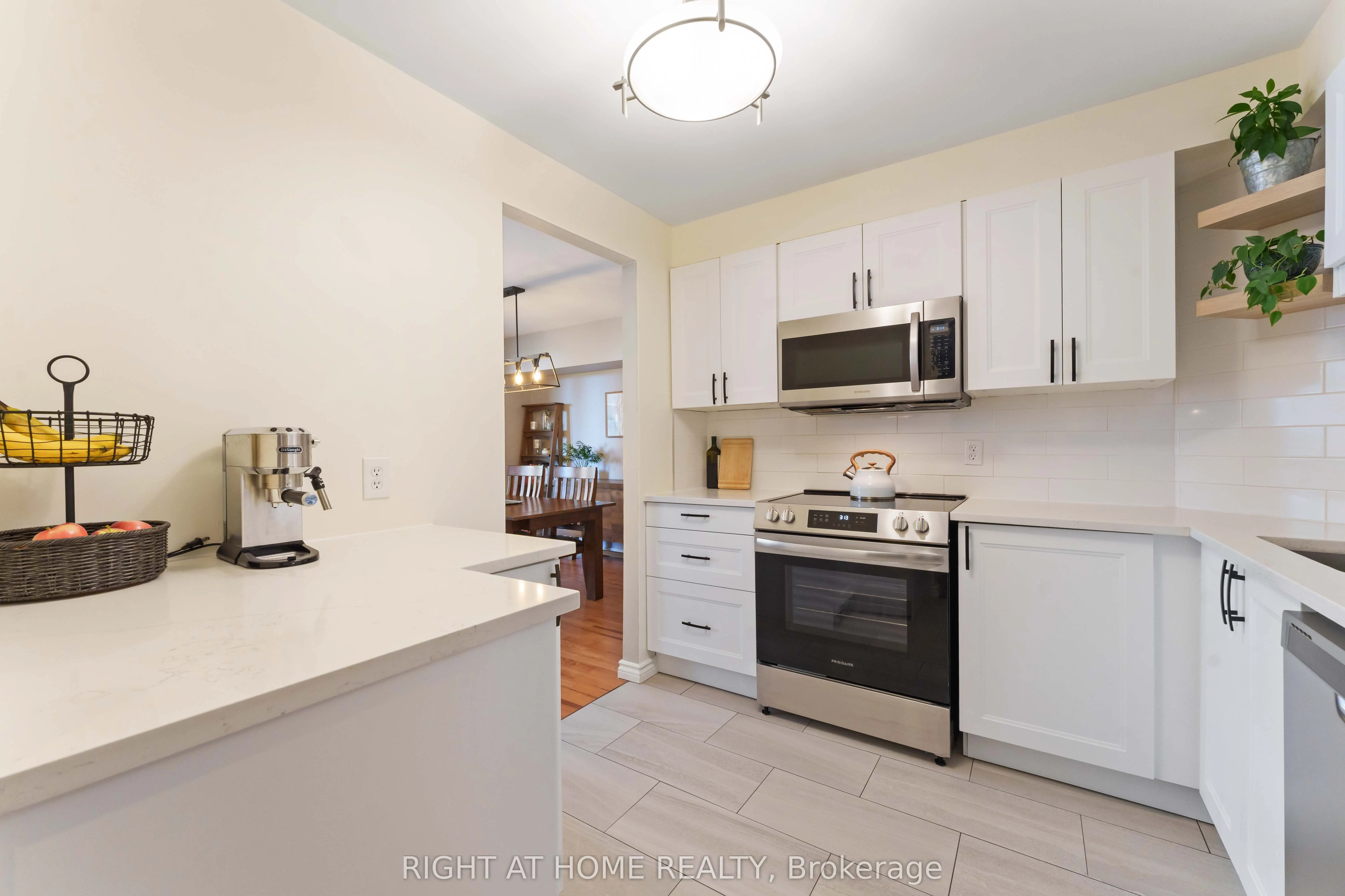 470 Laurier Avenue W, #801