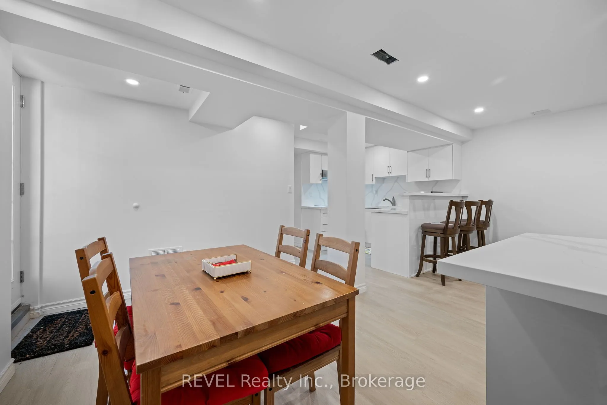 14 Michaela Crescent, #Lower