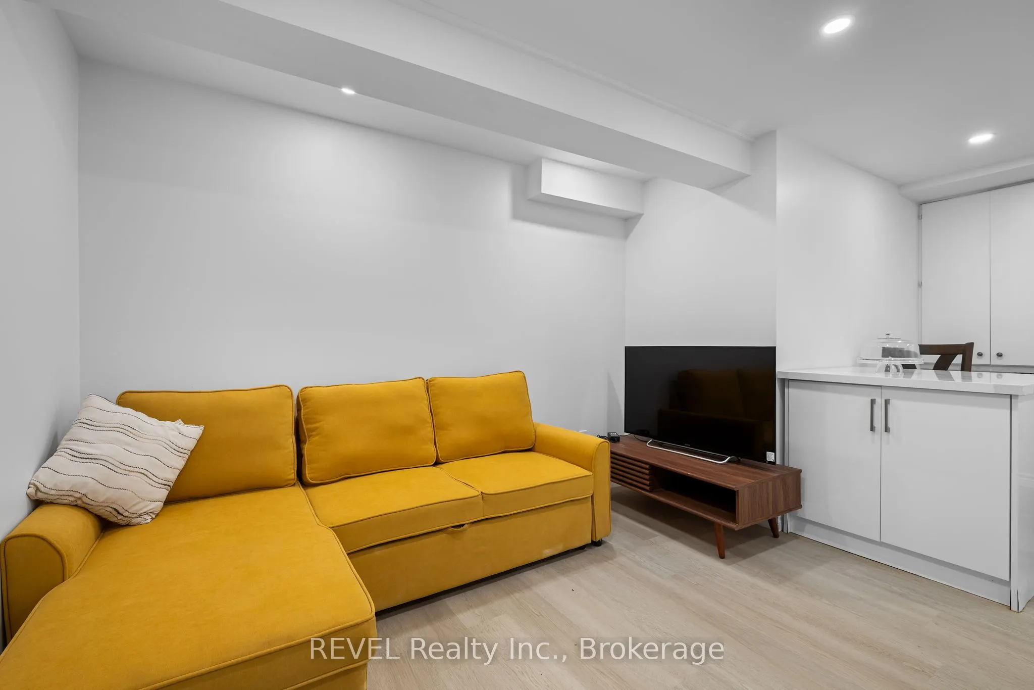 14 Michaela Crescent, #Lower