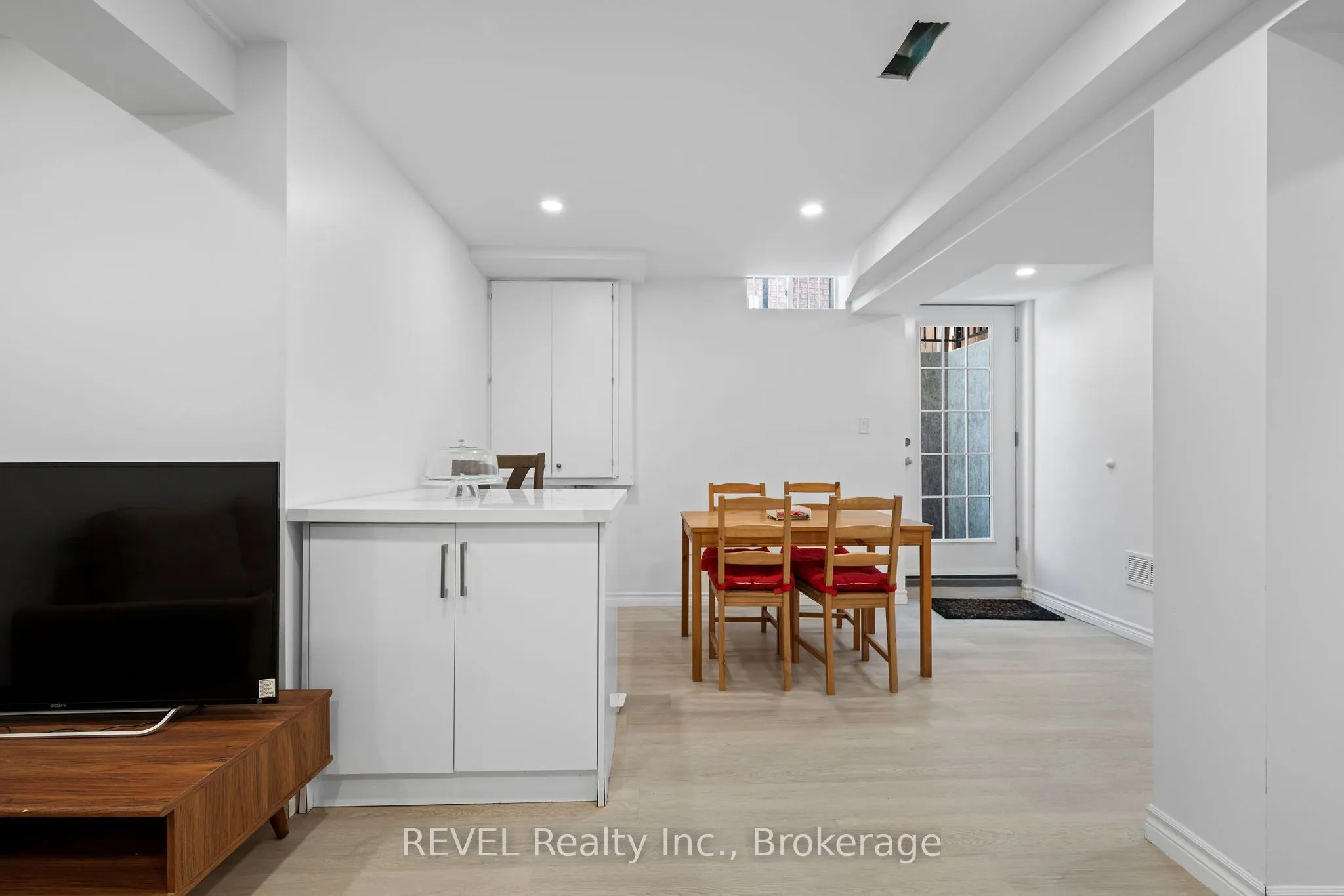 14 Michaela Crescent, #Lower
