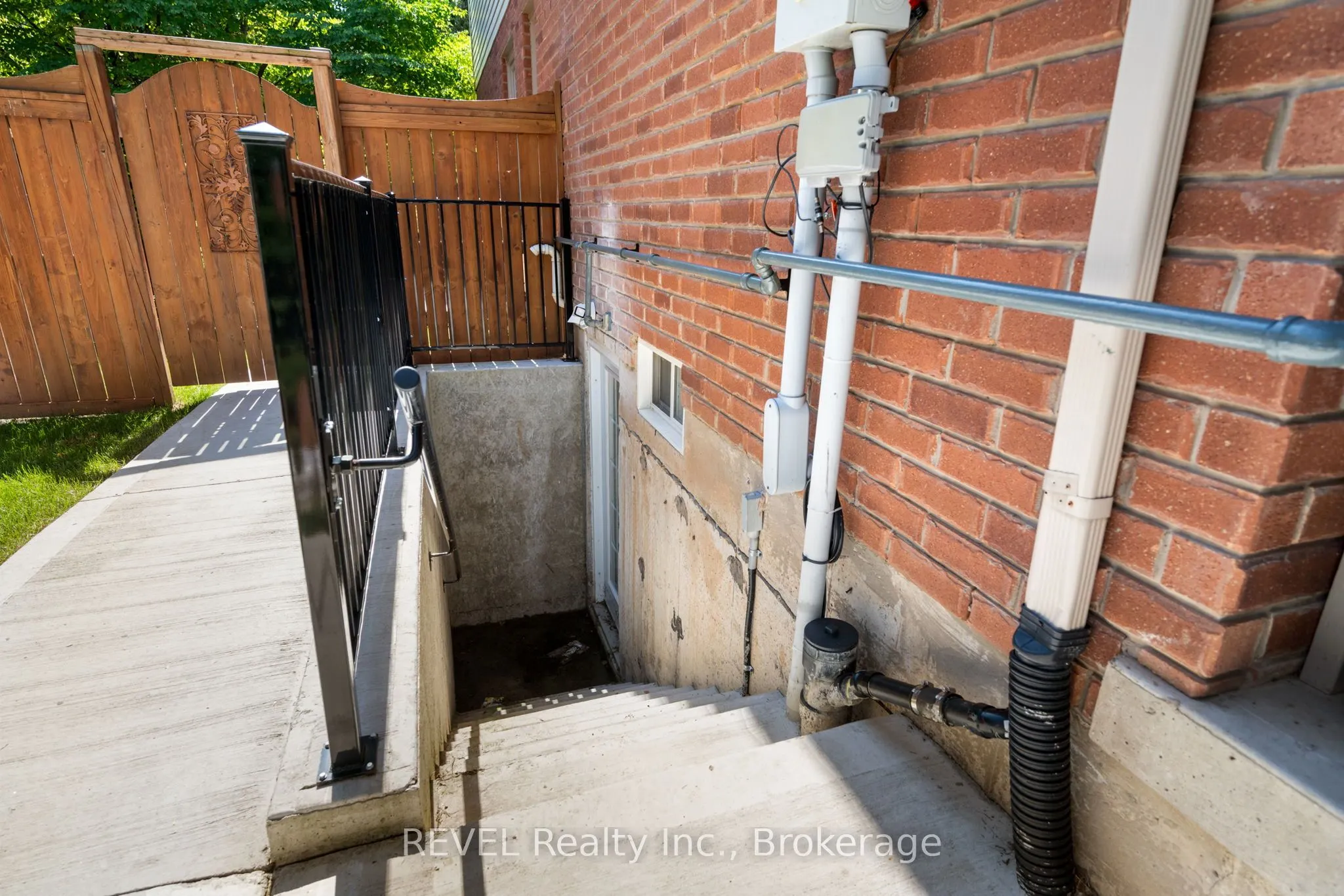 14 Michaela Crescent, #Lower