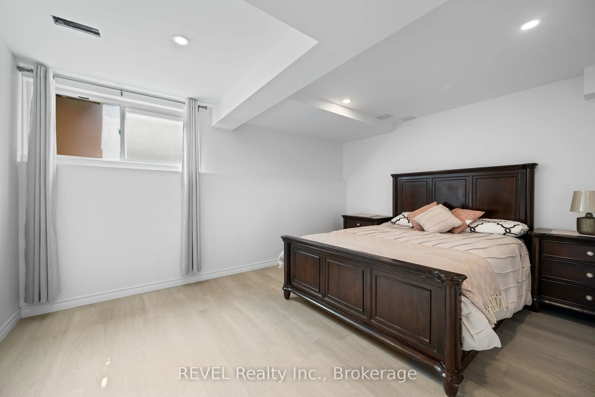 14 Michaela Crescent, #Lower