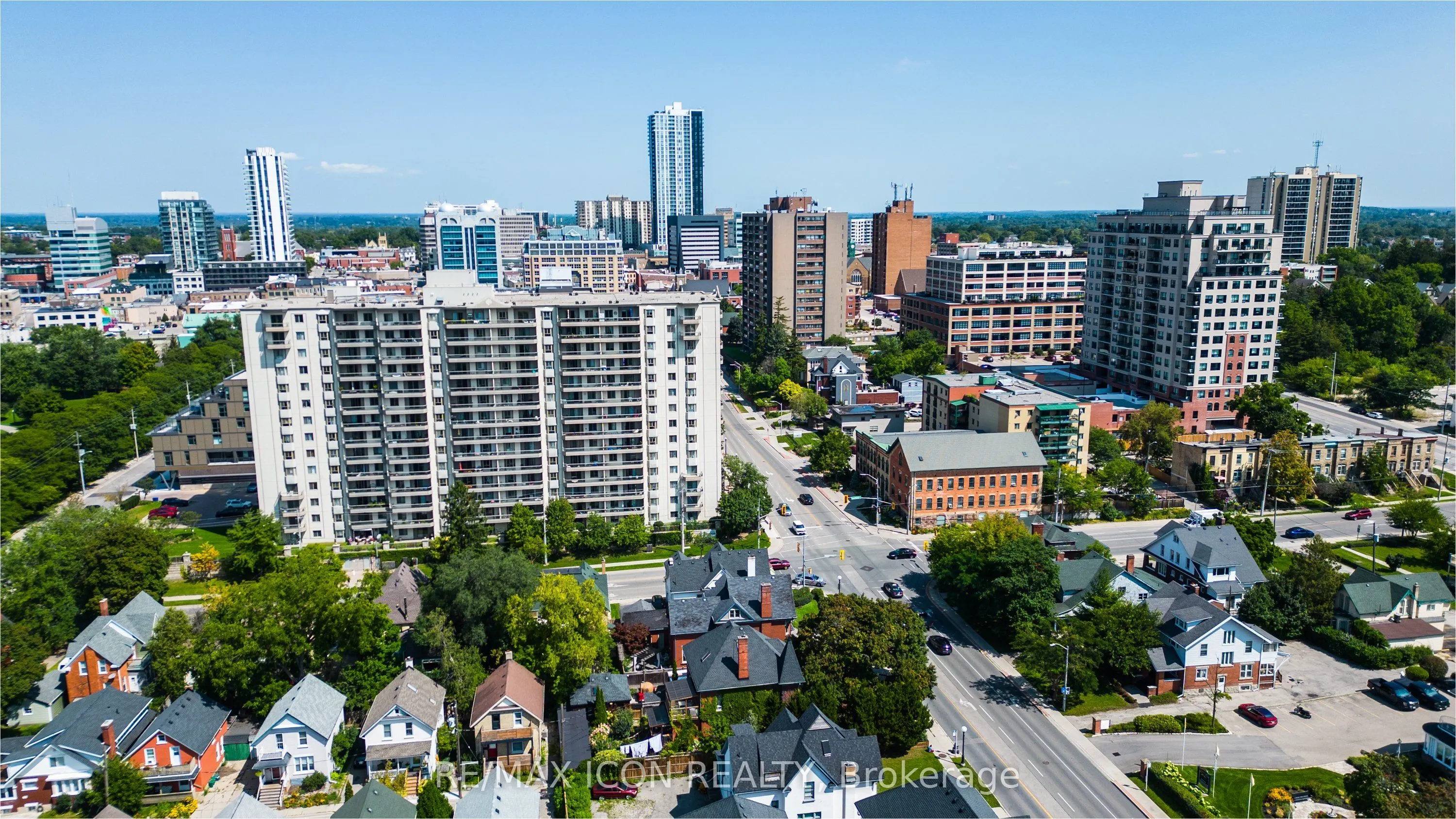 399 Queen Street S, #417