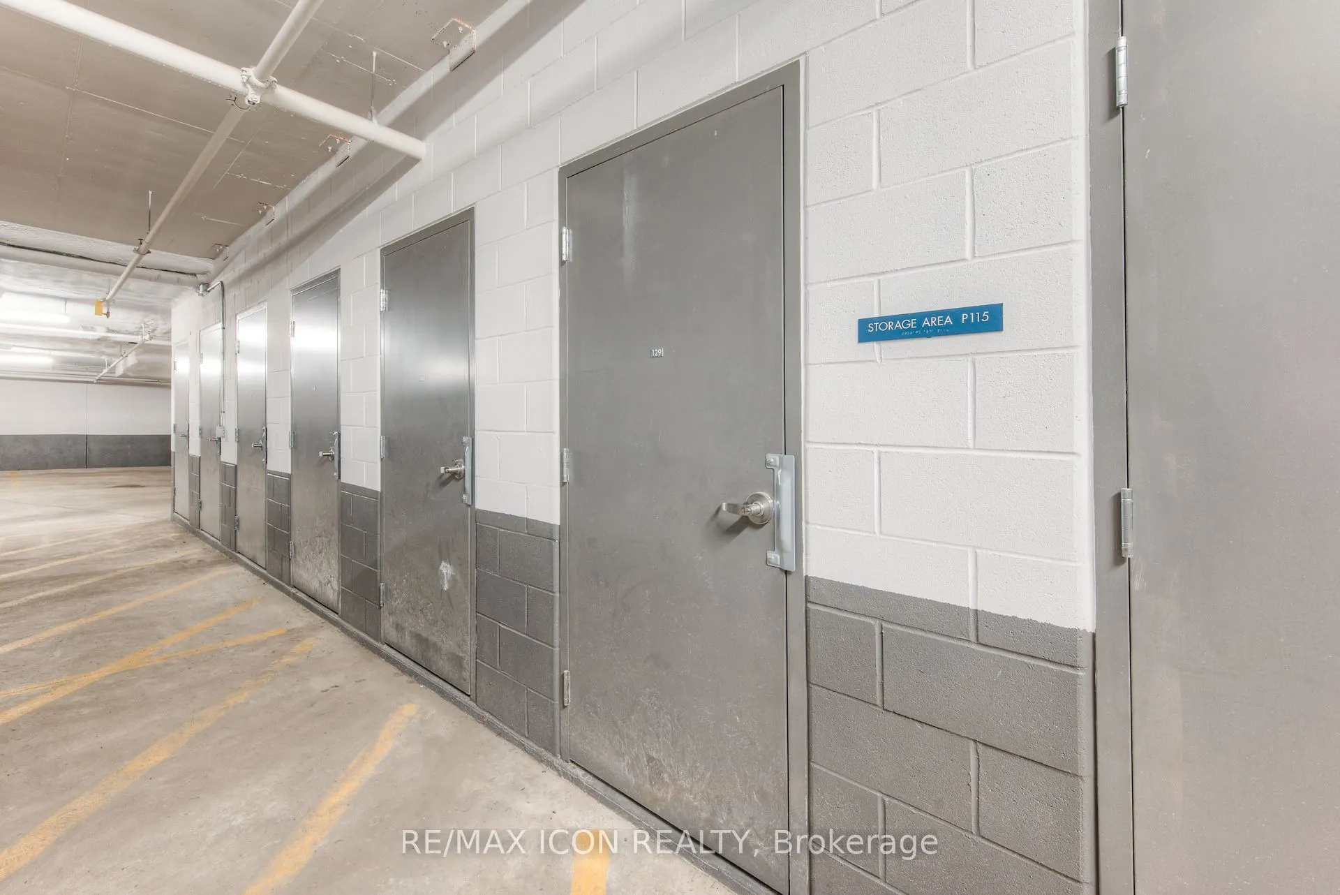 399 Queen Street S, #417