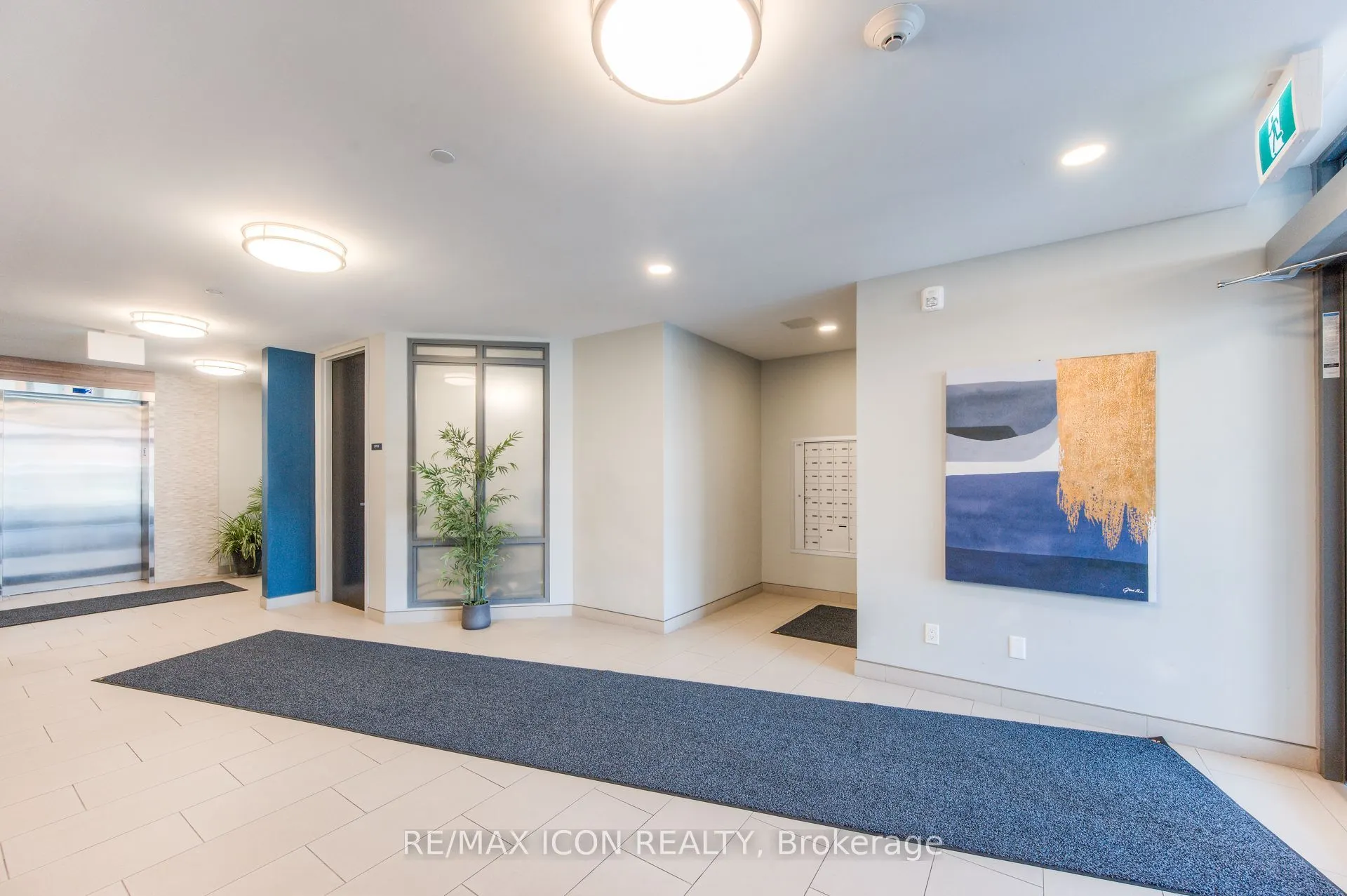 399 Queen Street S, #417