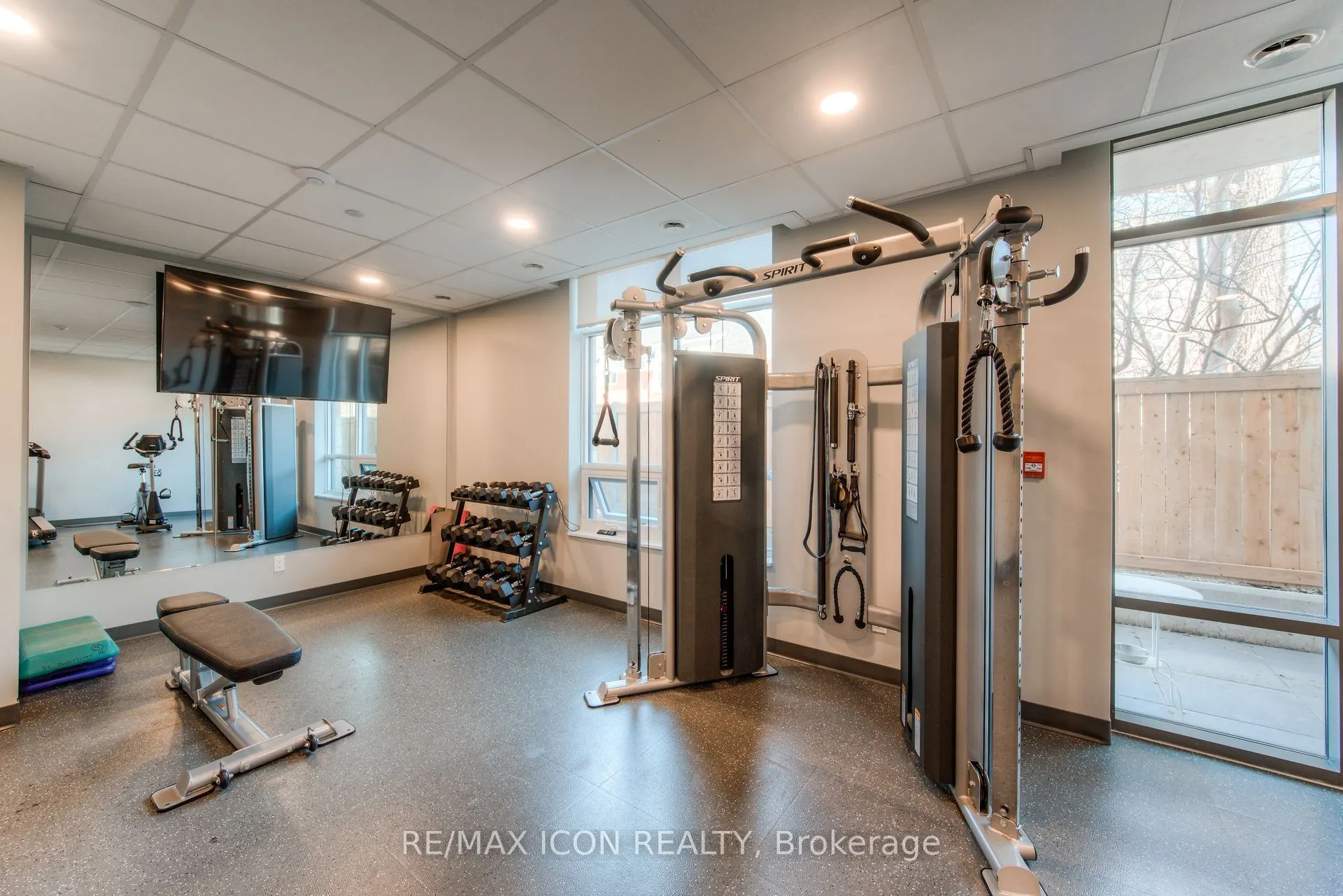 399 Queen Street S, #417