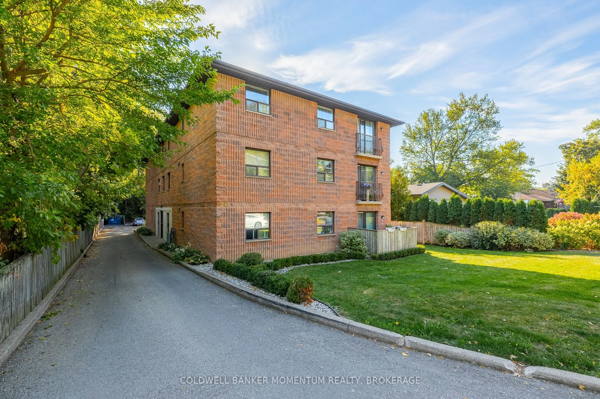 78 Welland Street N, #301