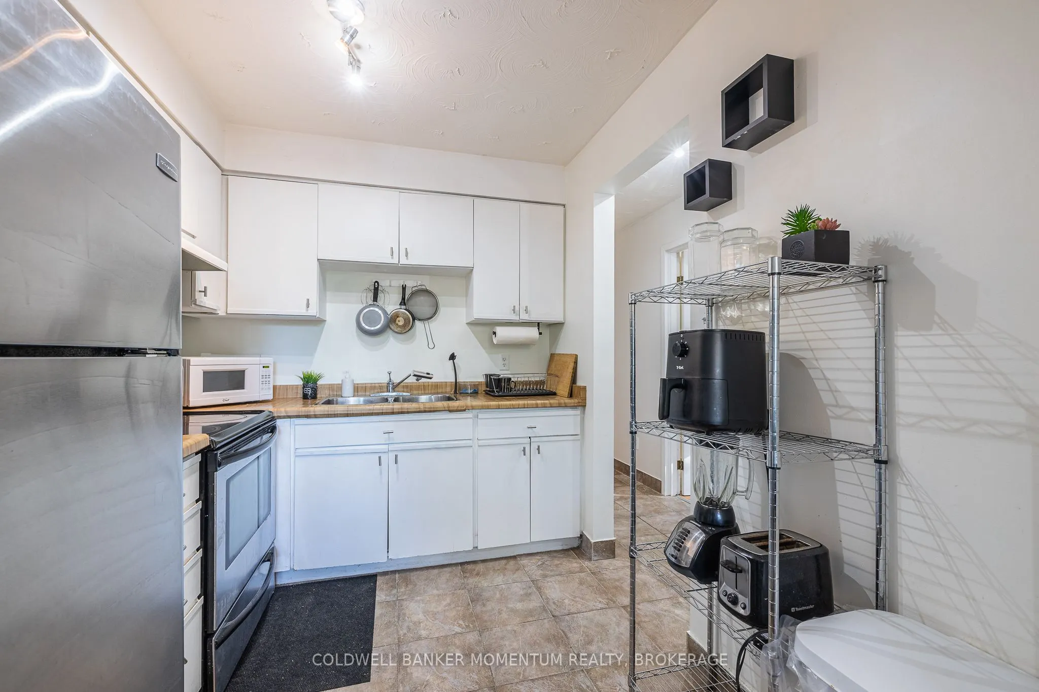 78 Welland Street N, #301