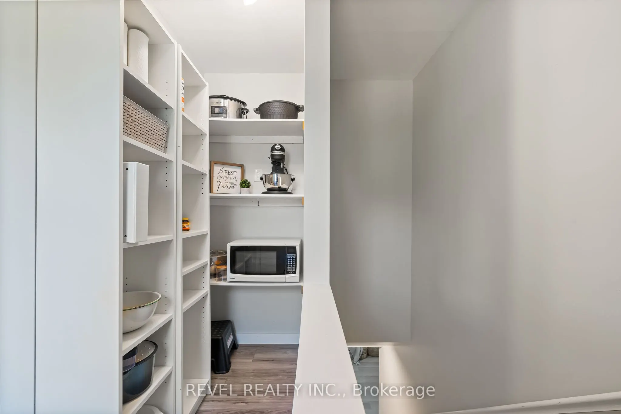 595 Hickory Beach Road