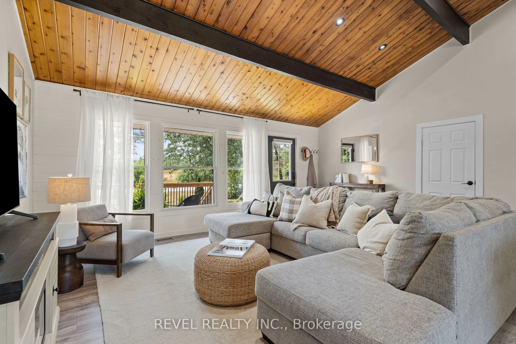 595 Hickory Beach Road
