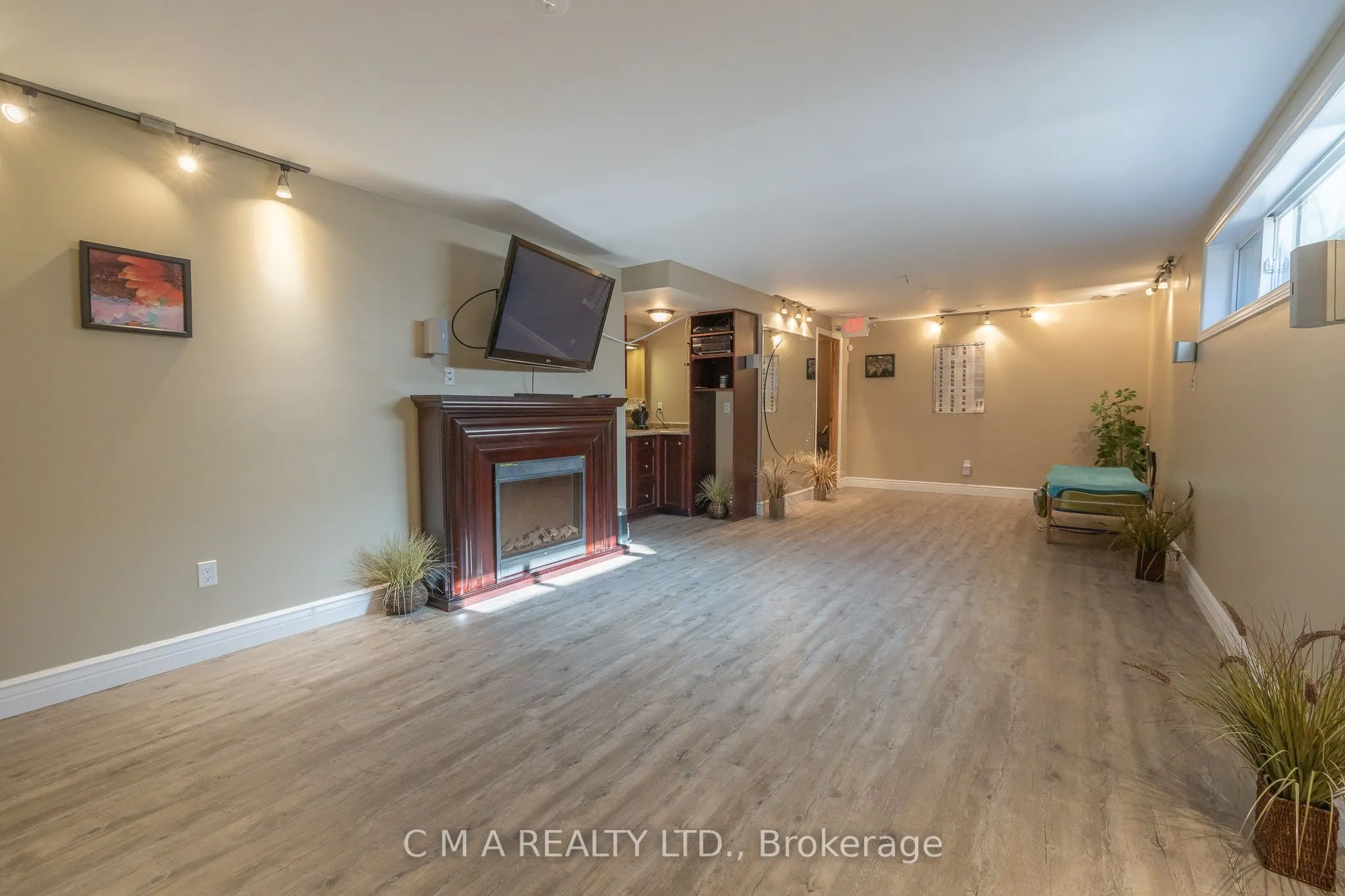 11 Belmont Avenue W