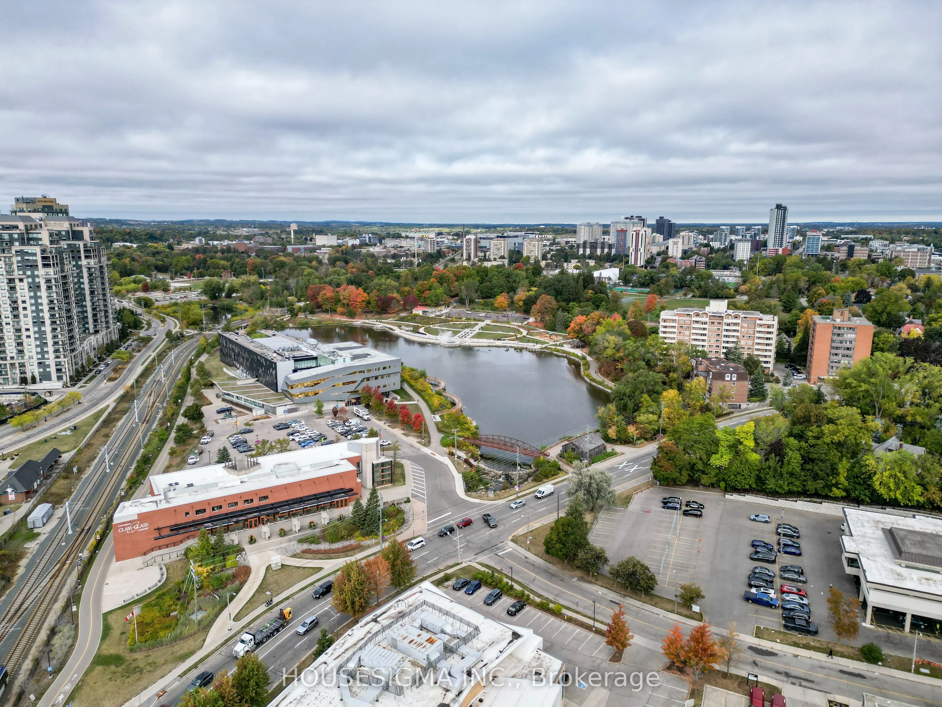 89B William Street W