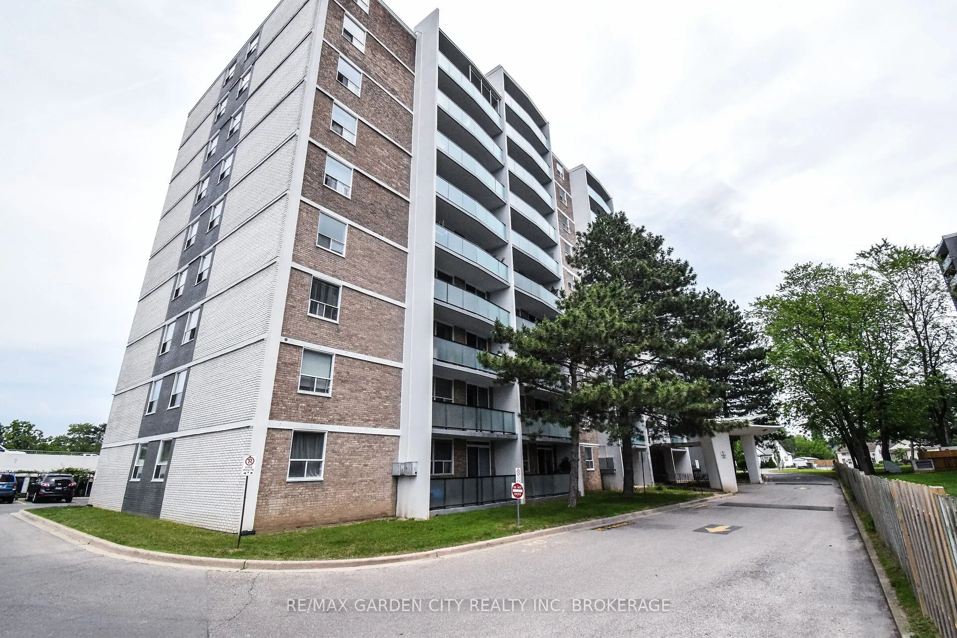 359 GENEVA Street, #811