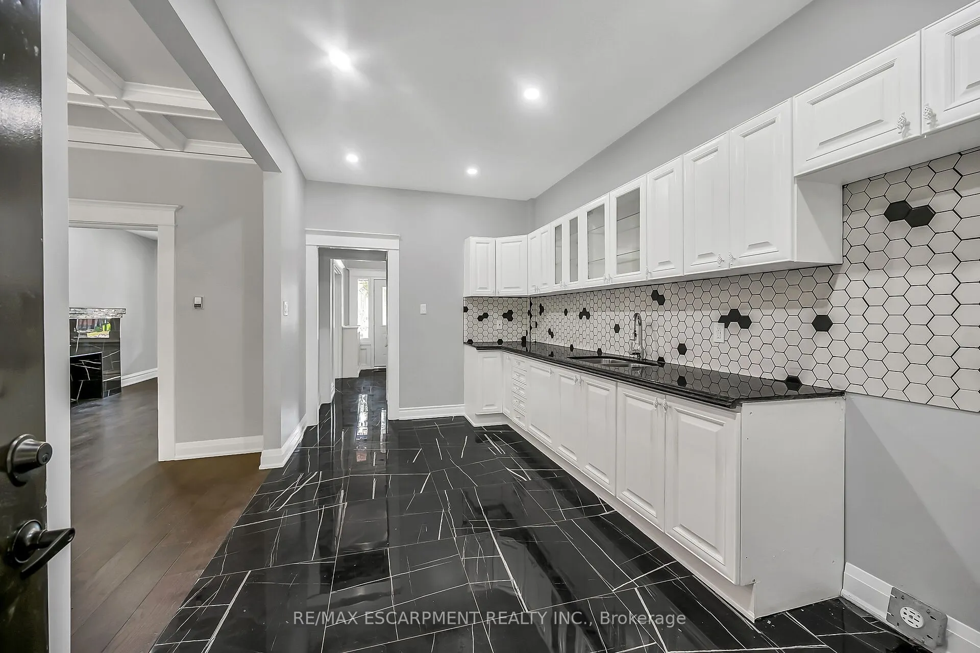 172 Sherman Avenue S