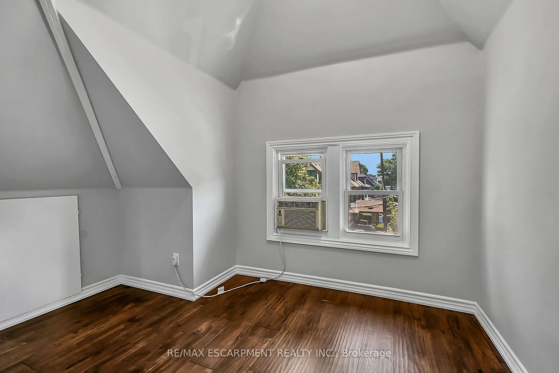 172 Sherman Avenue S