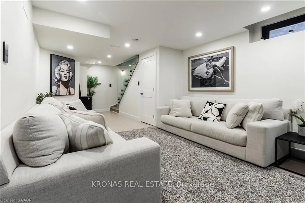 252 Upper Mount Albion Road