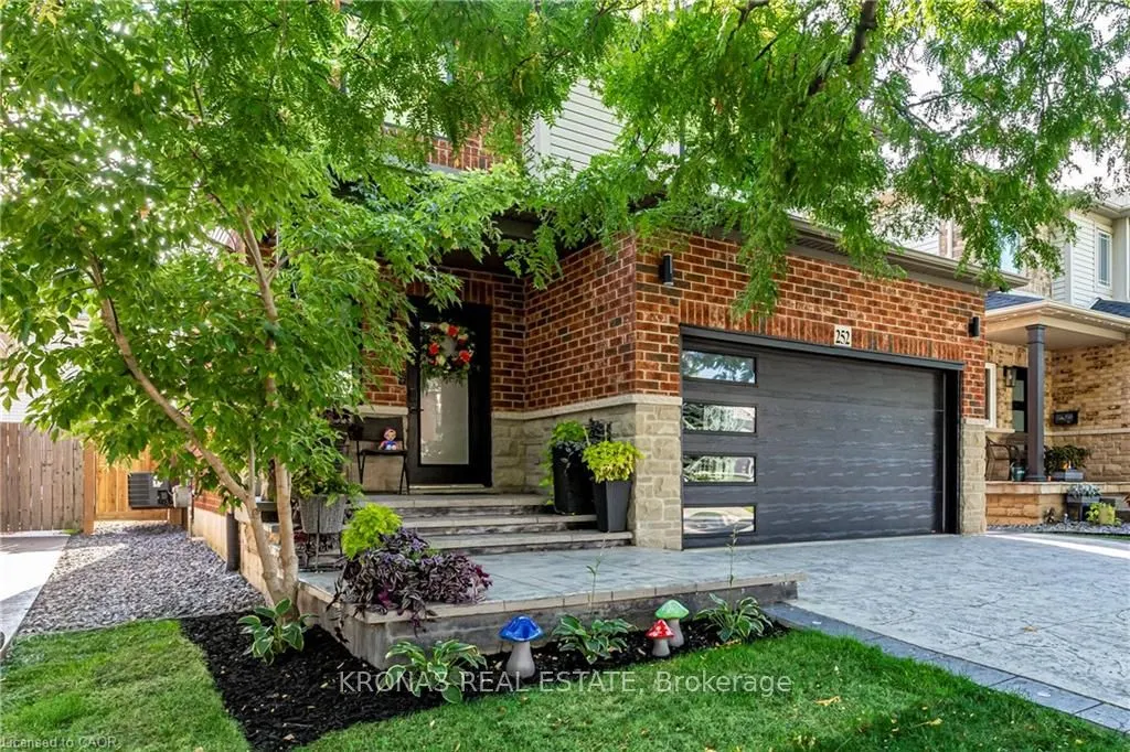 252 Upper Mount Albion Road