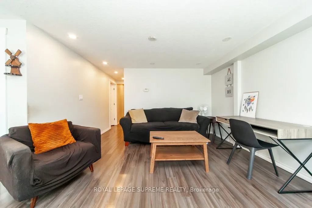 13 Robins Avenue