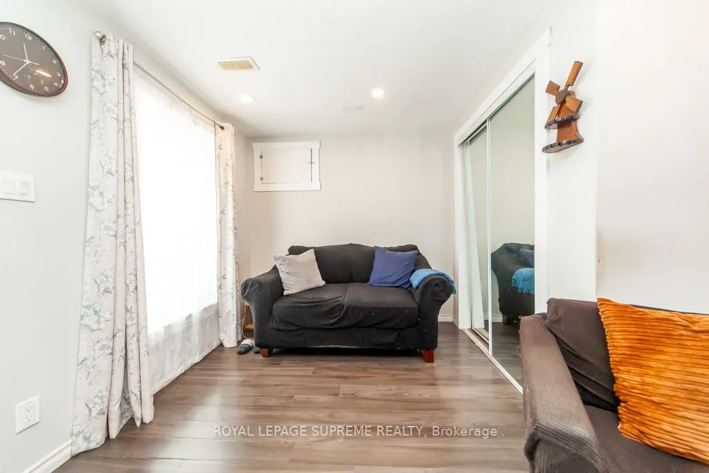 13 Robins Avenue
