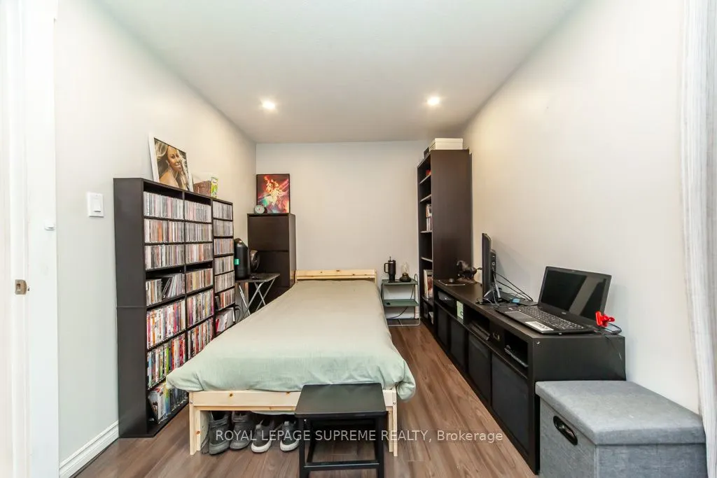 13 Robins Avenue