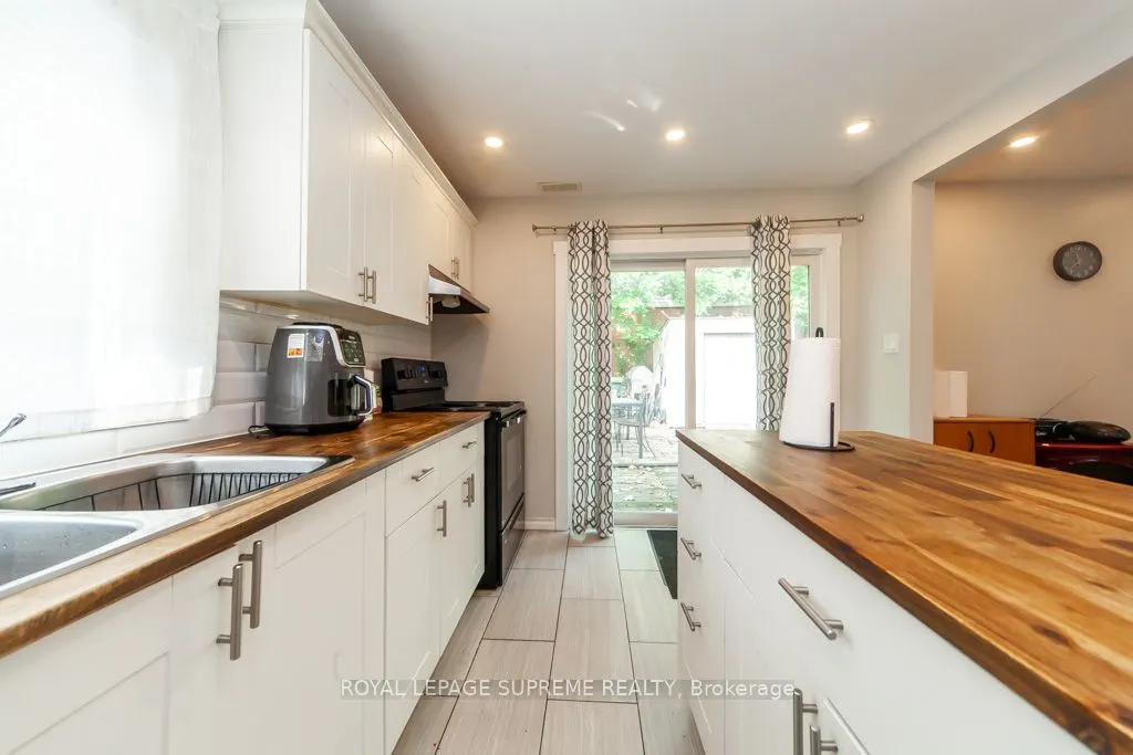 13 Robins Avenue