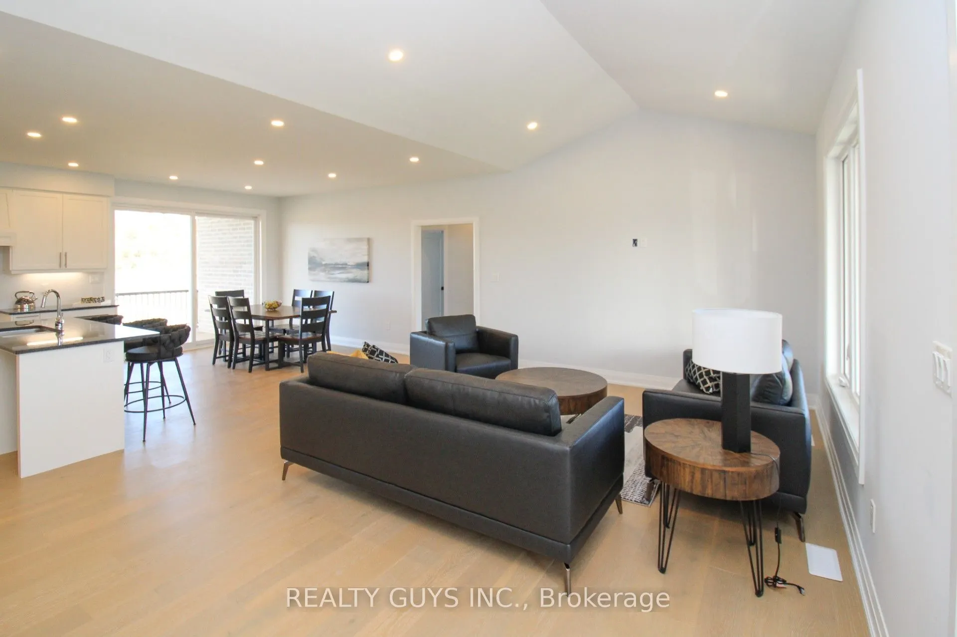 2418 GWENDOLYN Court