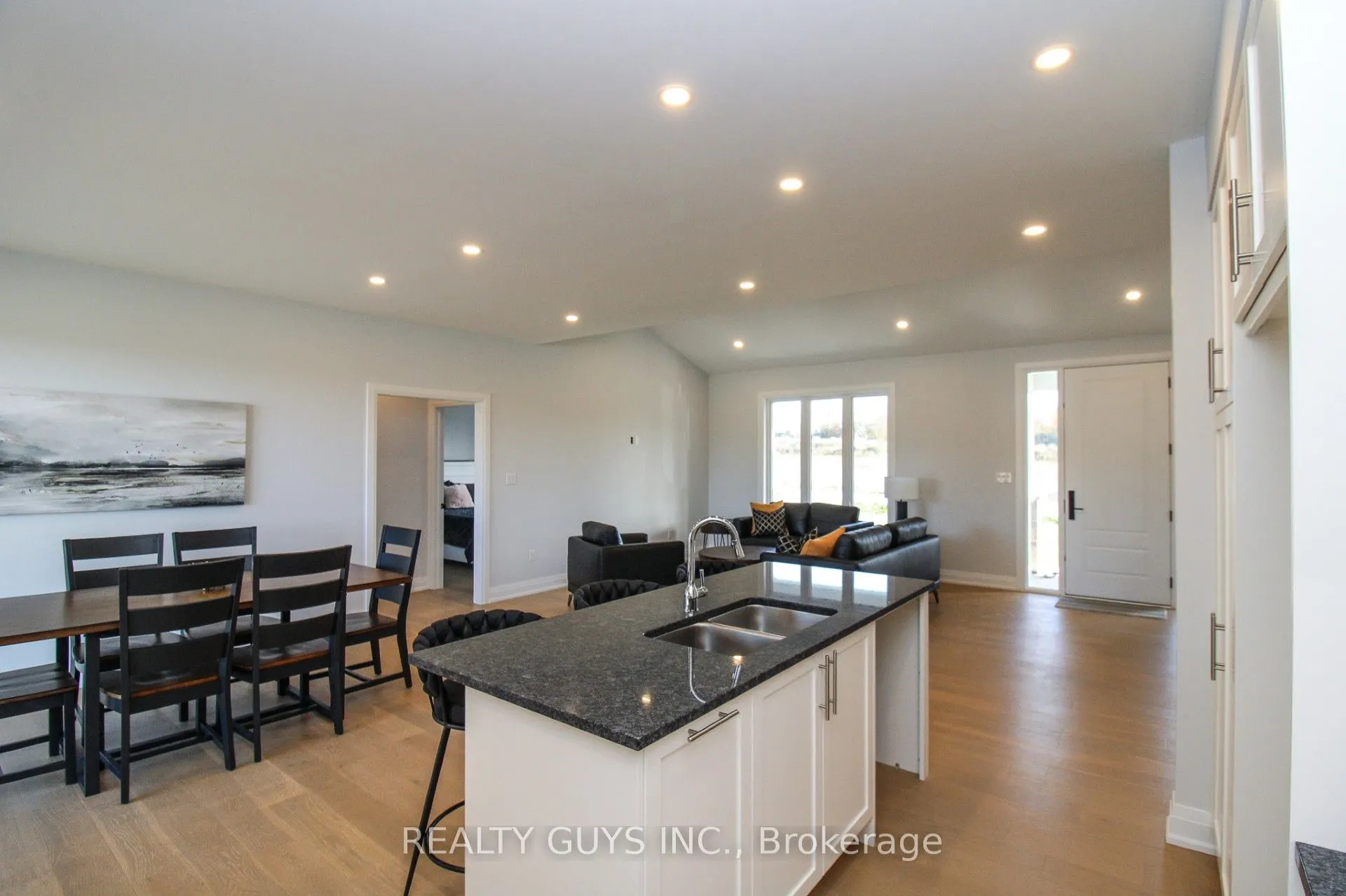 2418 GWENDOLYN Court
