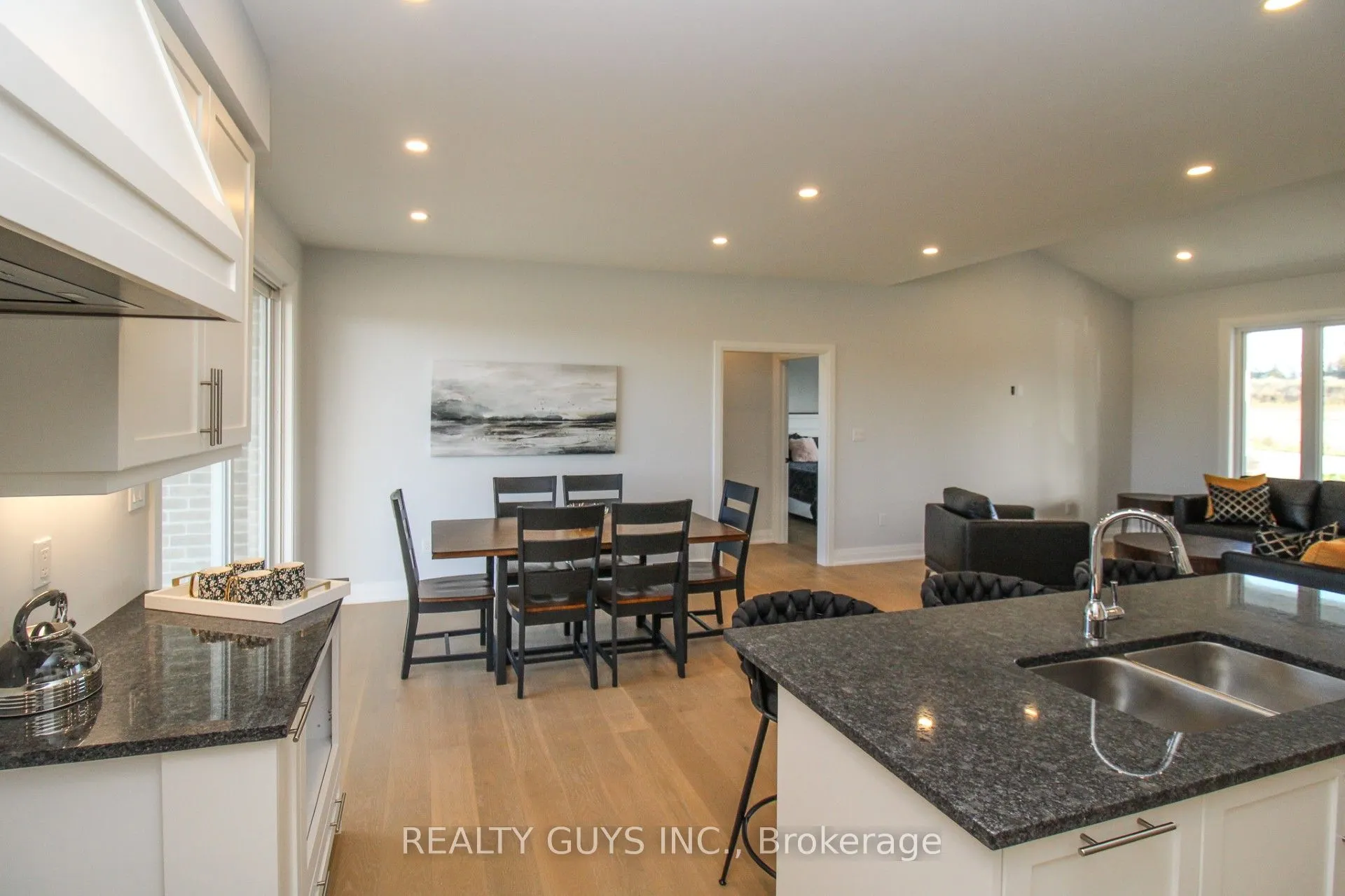 2418 GWENDOLYN Court