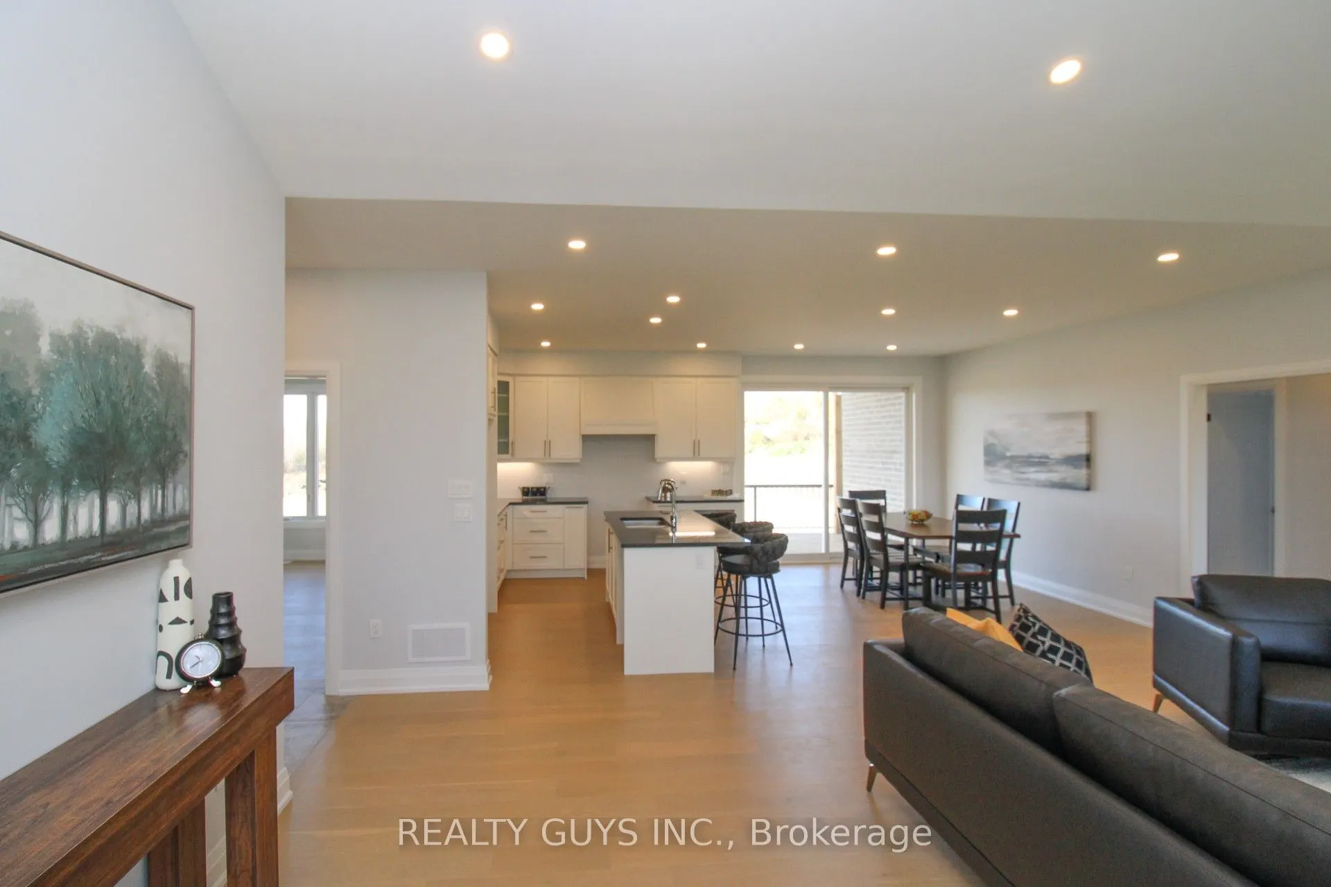 2418 GWENDOLYN Court