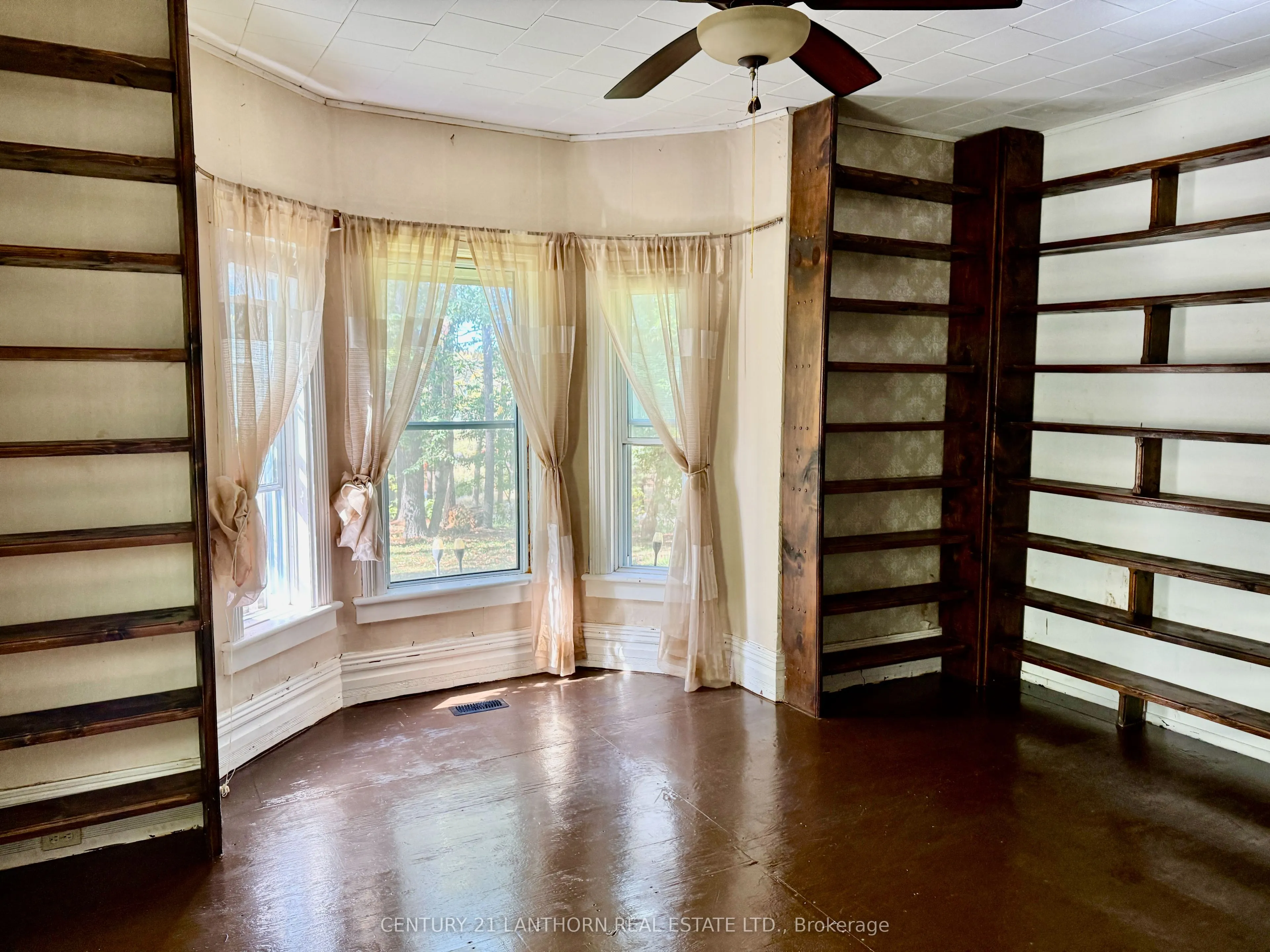 1748 Queensborough Road