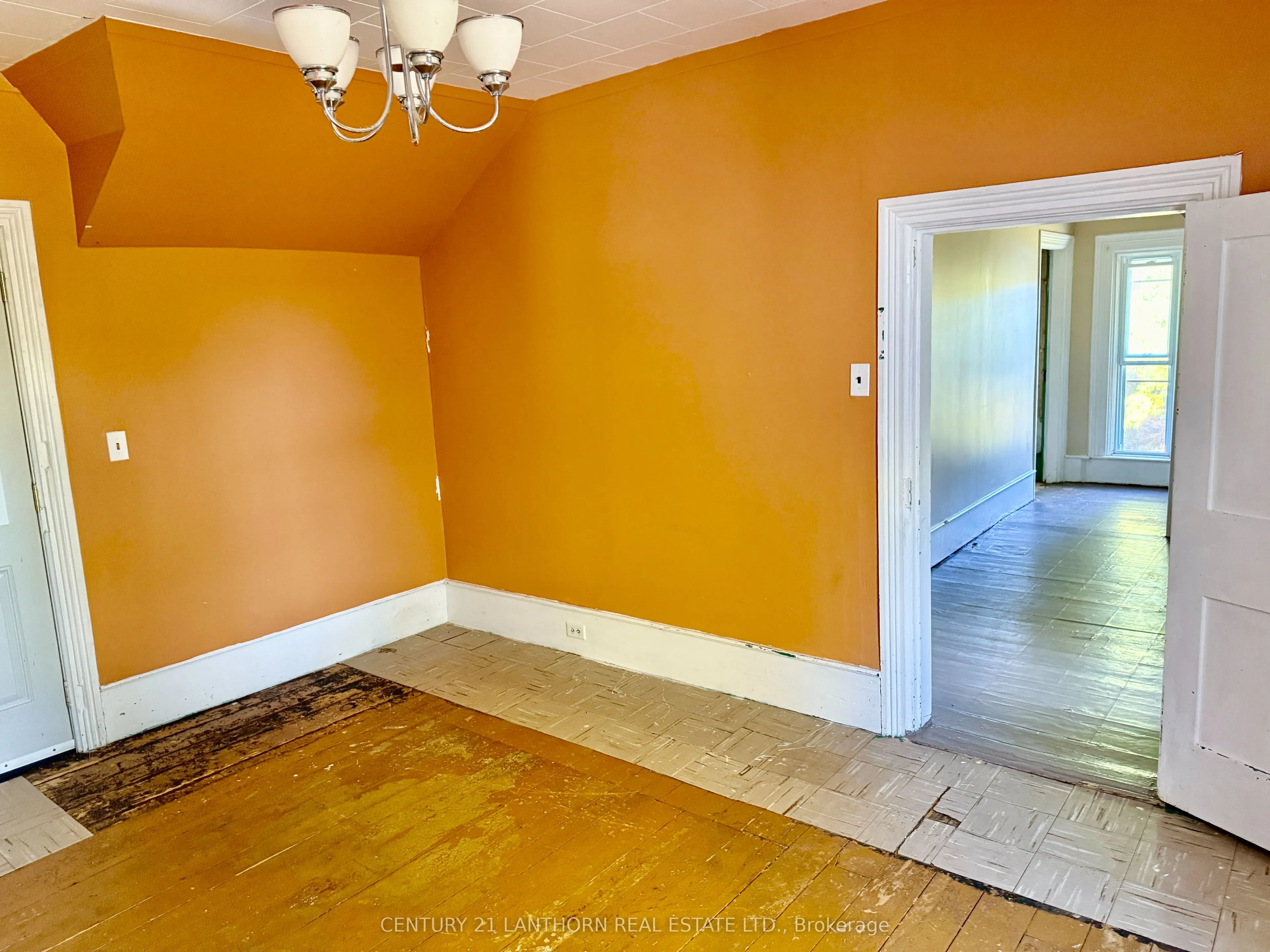 1748 Queensborough Road