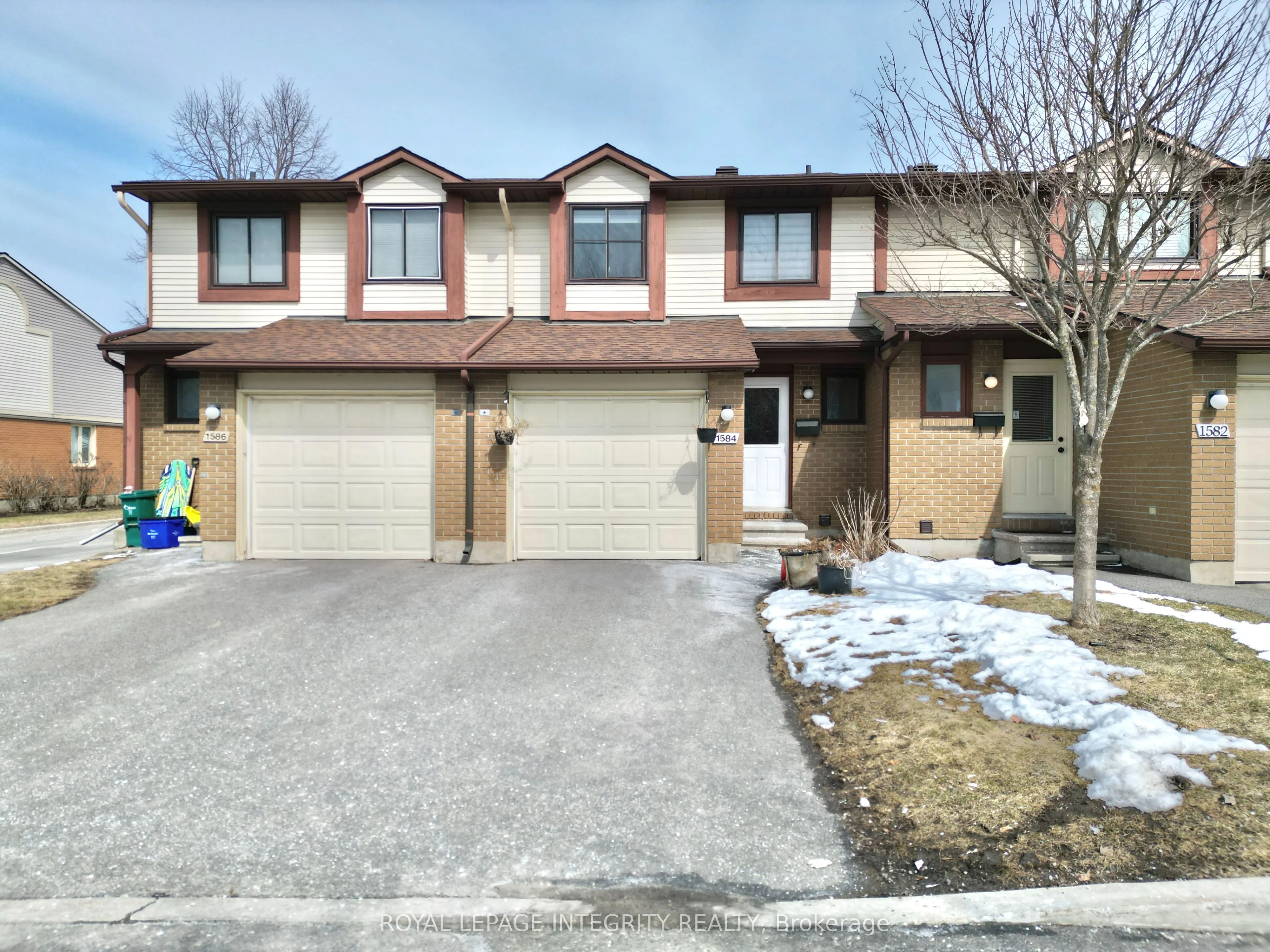 1584 Hoskins Crescent