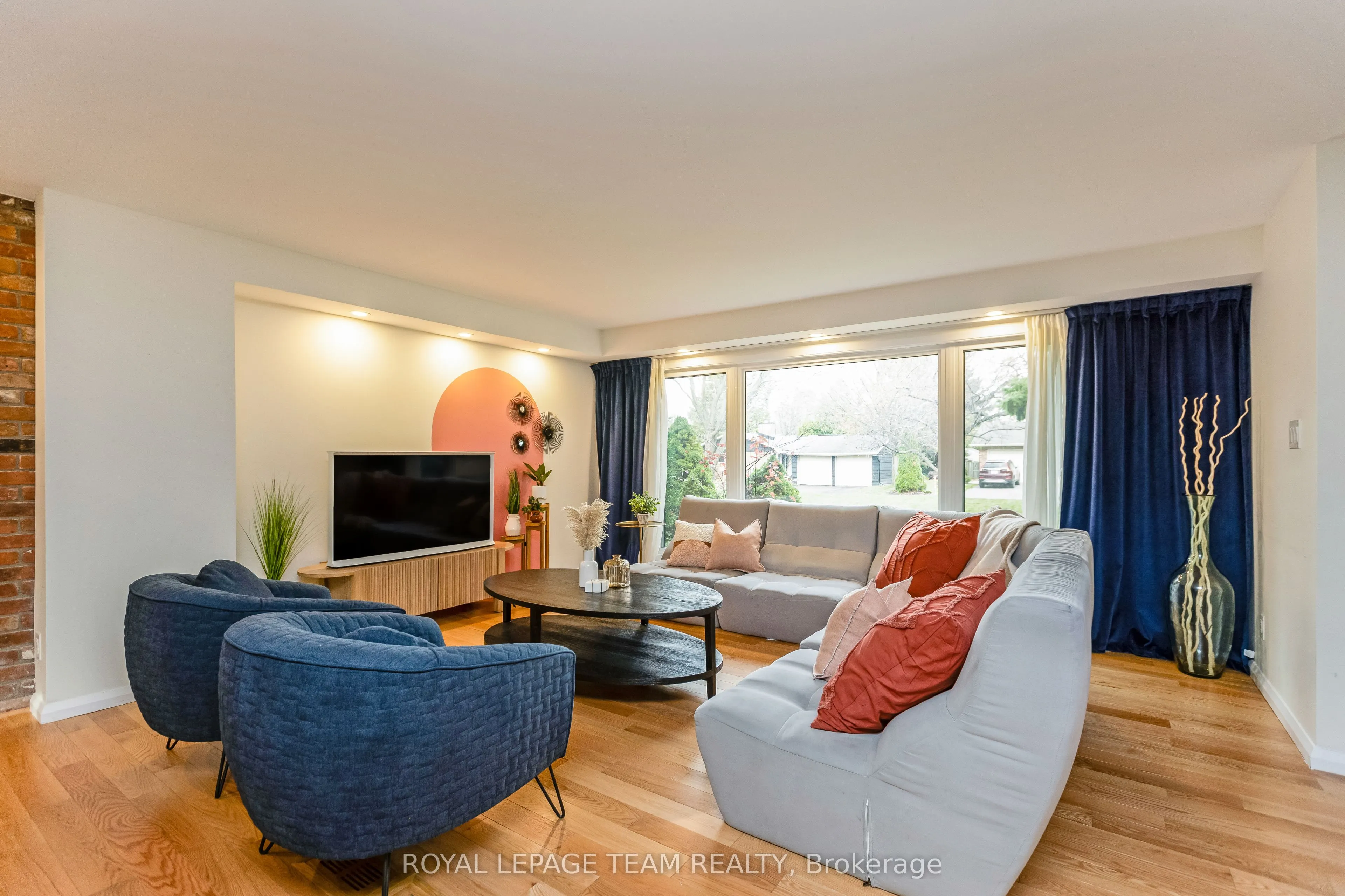 12 Pellan Crescent