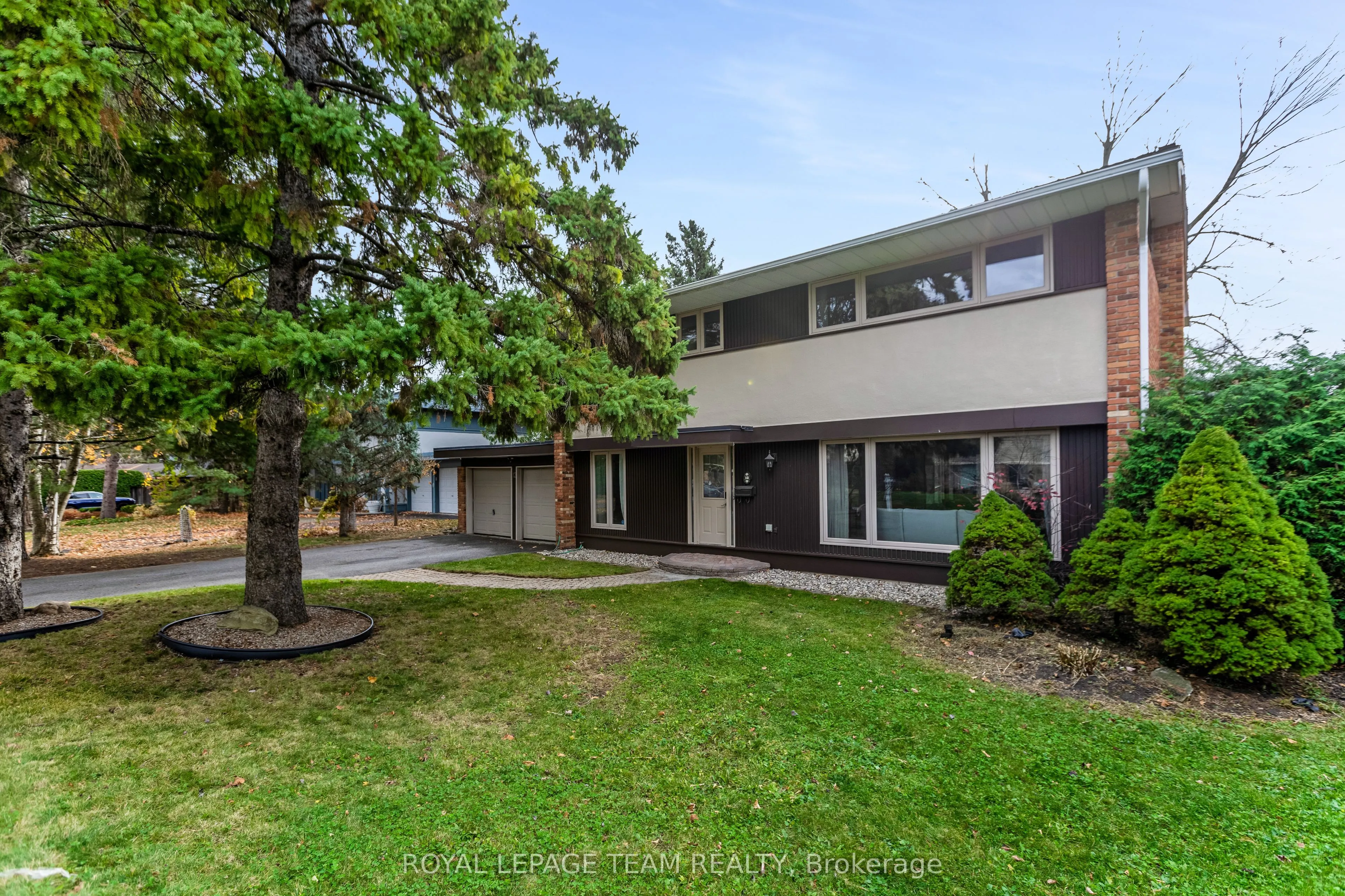 12 Pellan Crescent