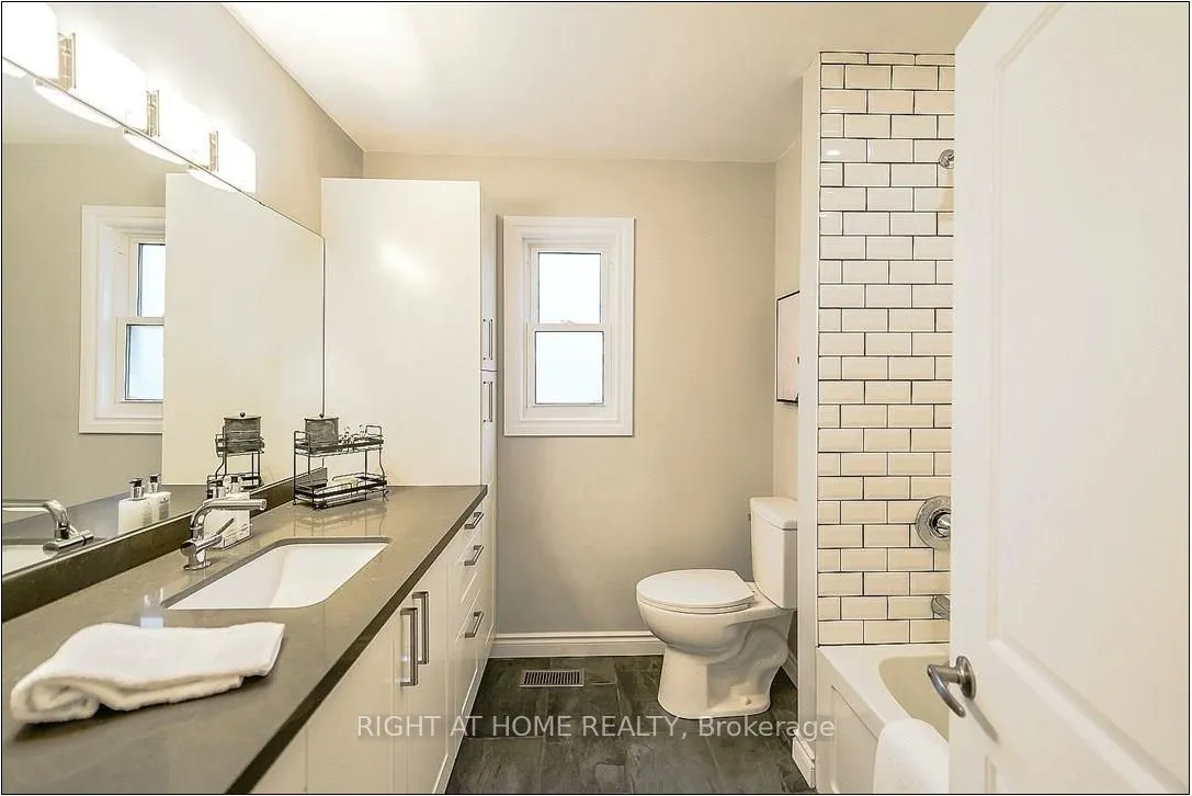 653 Geneva Street, #Upper Level only