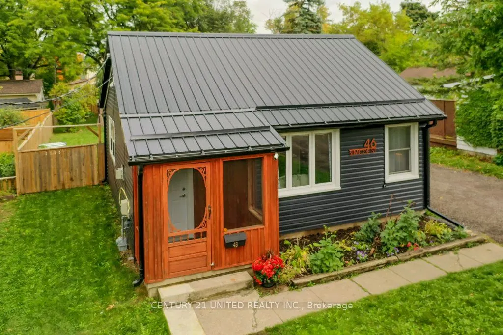 46 Simcoe Street