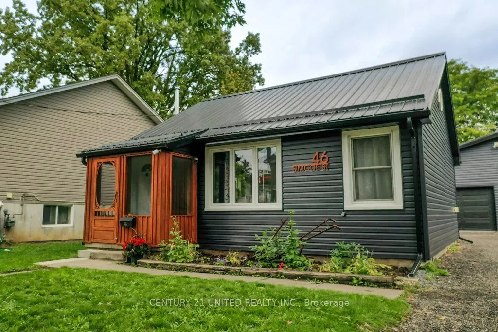 46 Simcoe Street