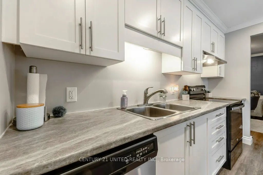 46 Simcoe Street